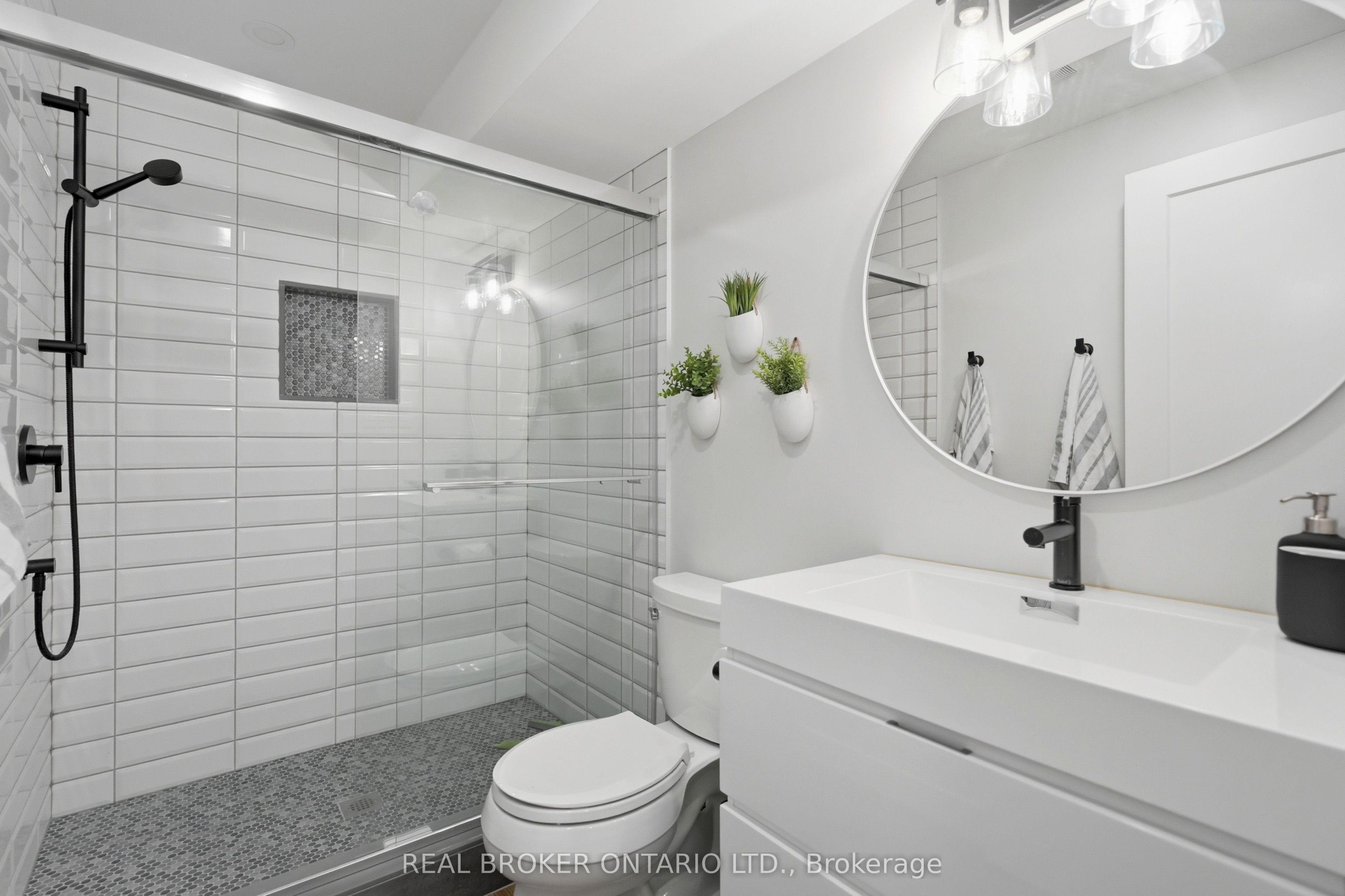 5230 Rome Crescent Property Photo 44