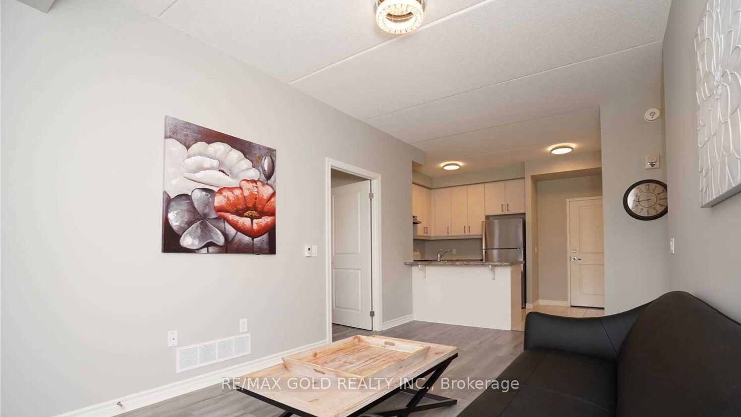 620 Sauve Street 406 Property Photo 6