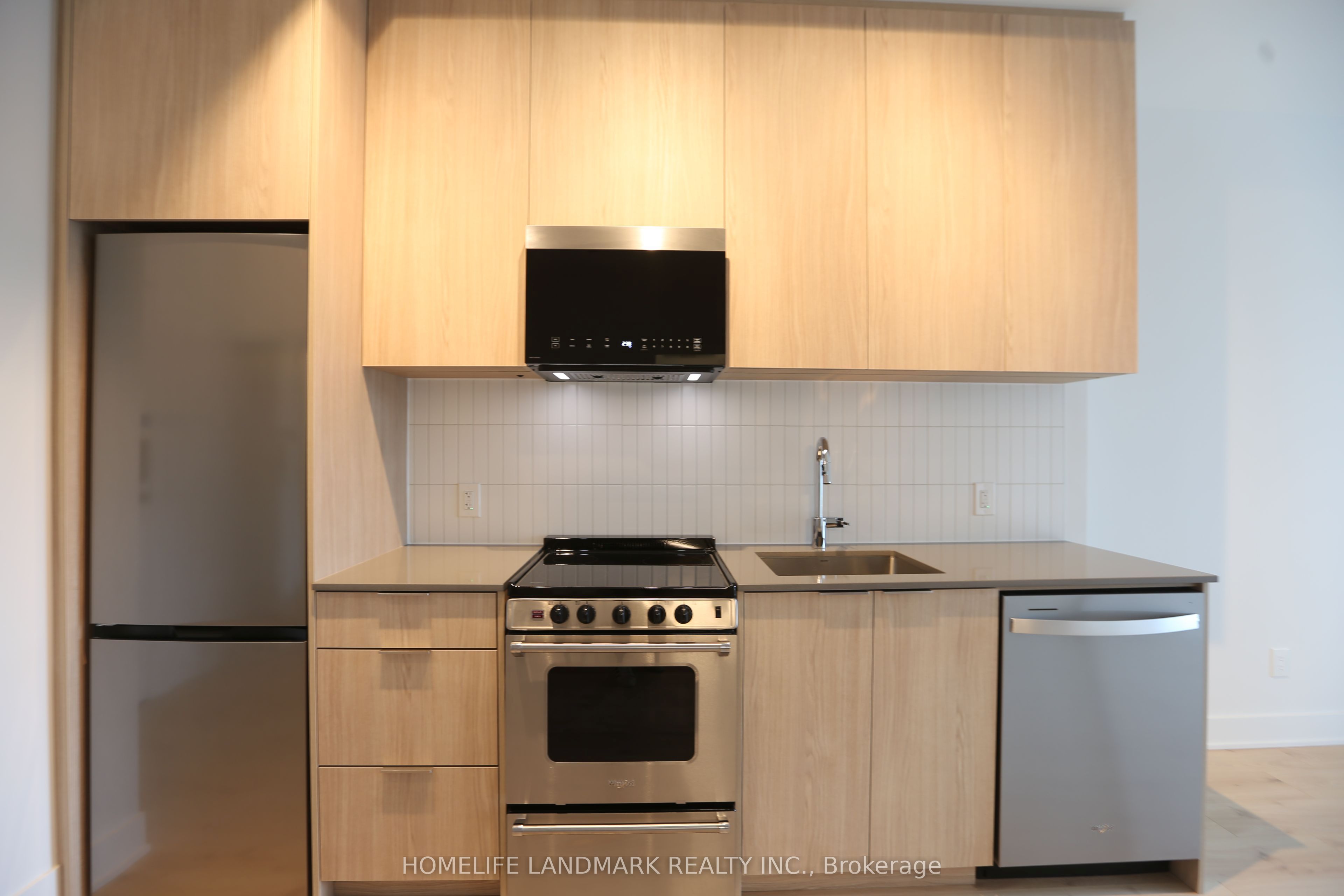 3008 William Cutmore Boulevard 713 Property Photo 9
