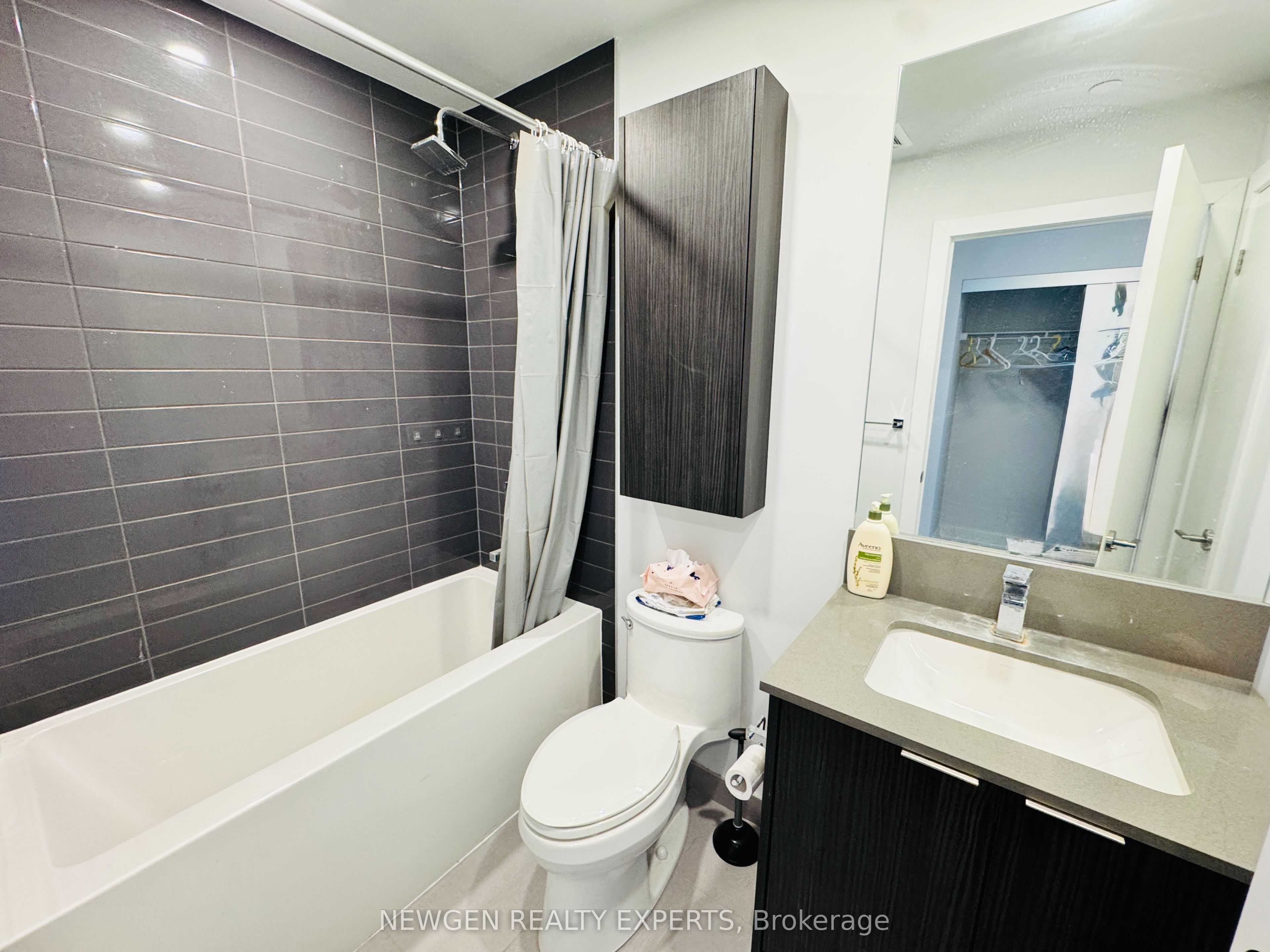 430 Square One Drive 3504 Property Photo 4