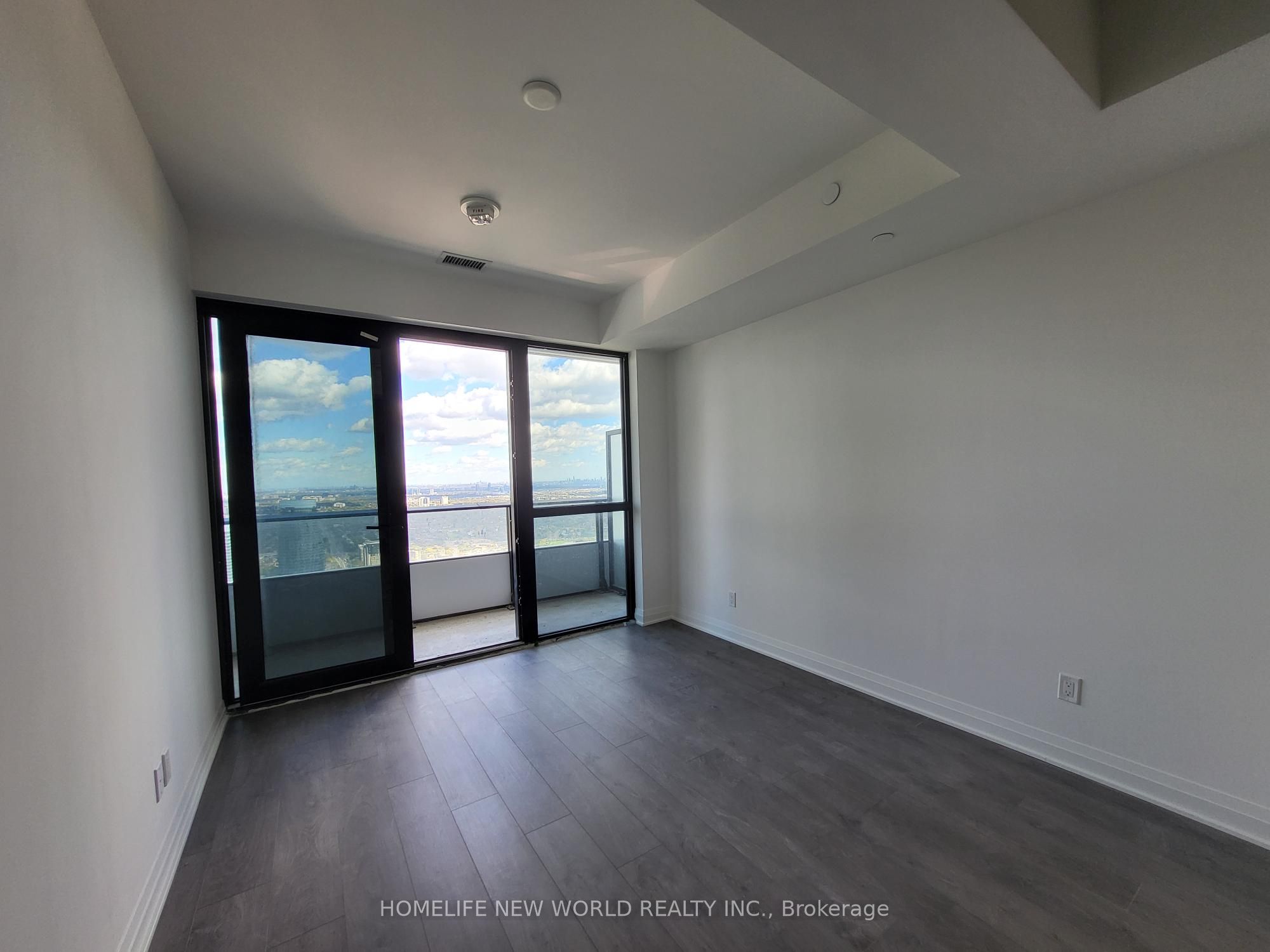 4015 The Exchange 6011 Property Photo 9