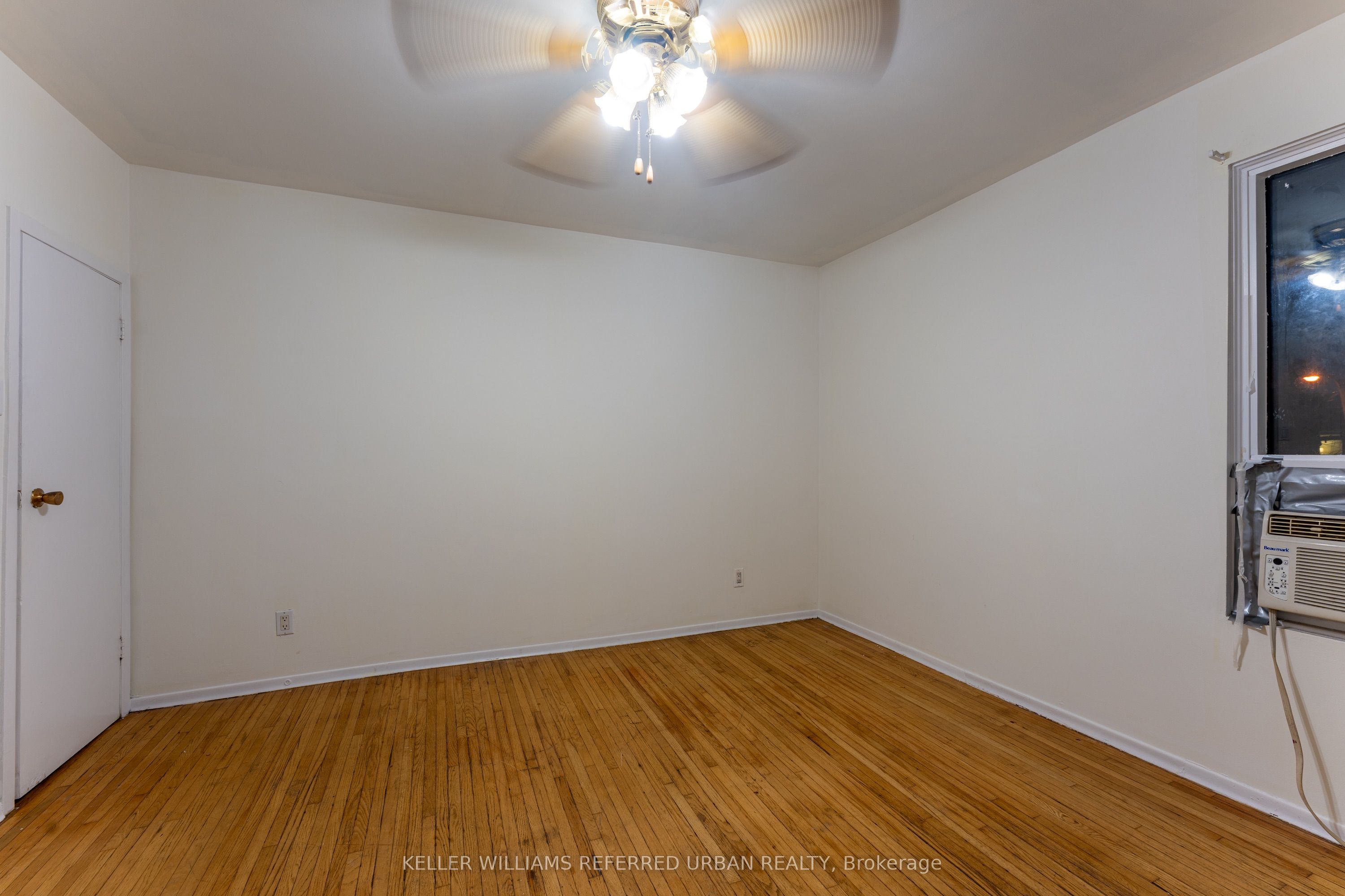 716 Lansdowne Avenue Upper Property Photo 6