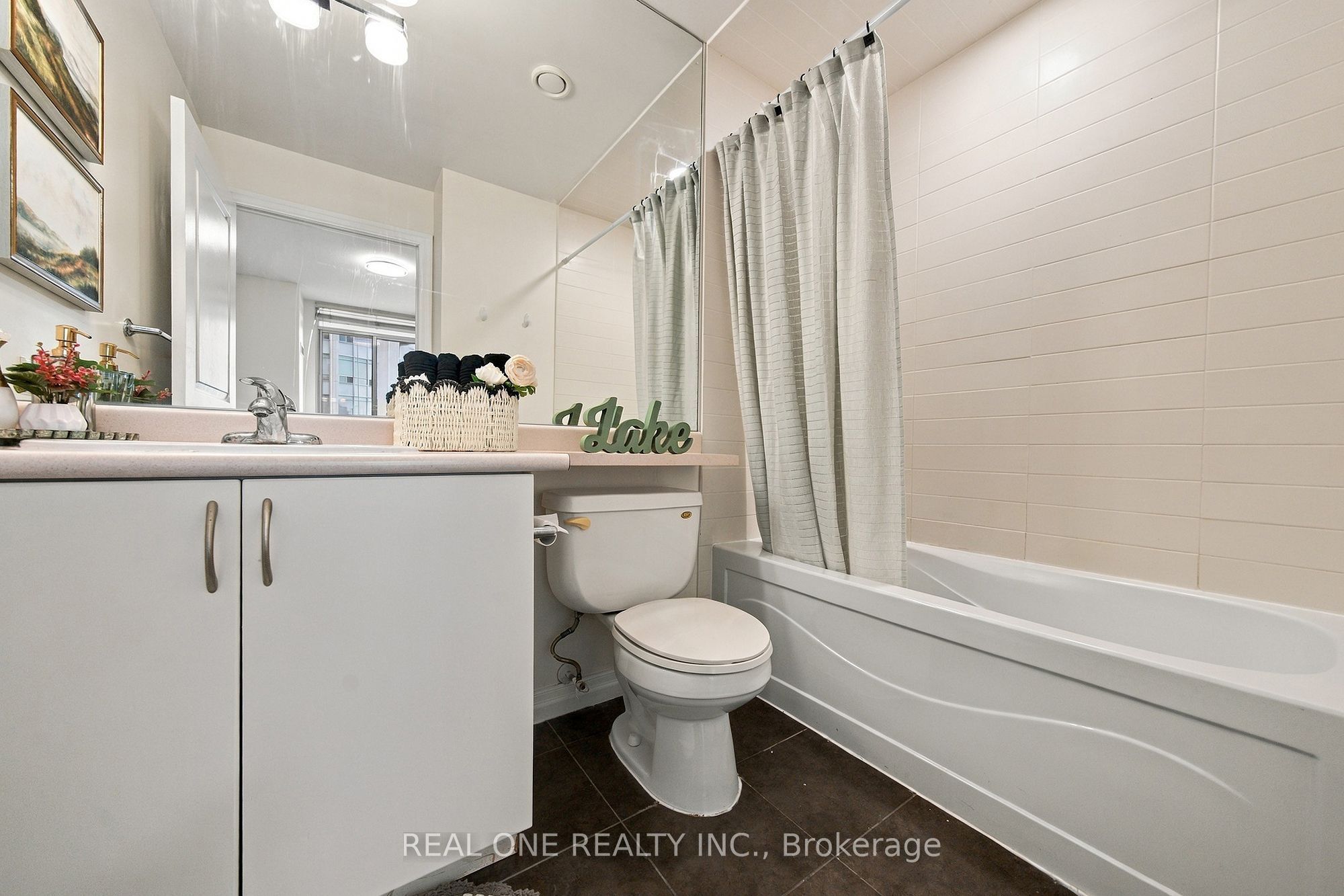 225 Webb Drive 1611 Property Photo 6