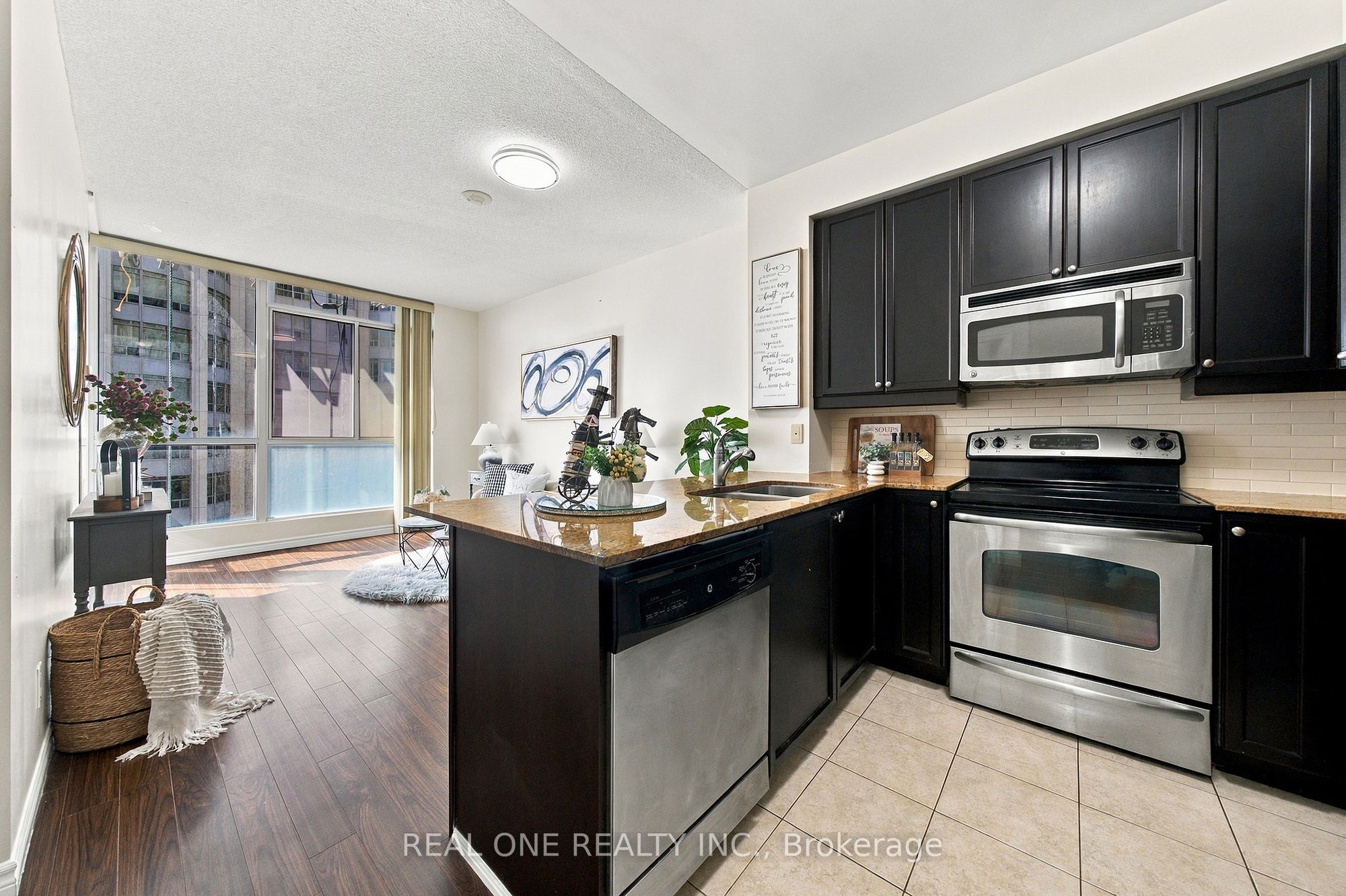 225 Webb Drive 1611 Property Photo 9