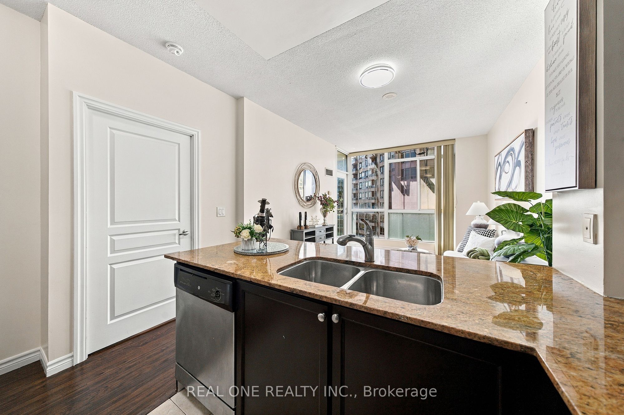 225 Webb Drive 1611 Property Photo 18