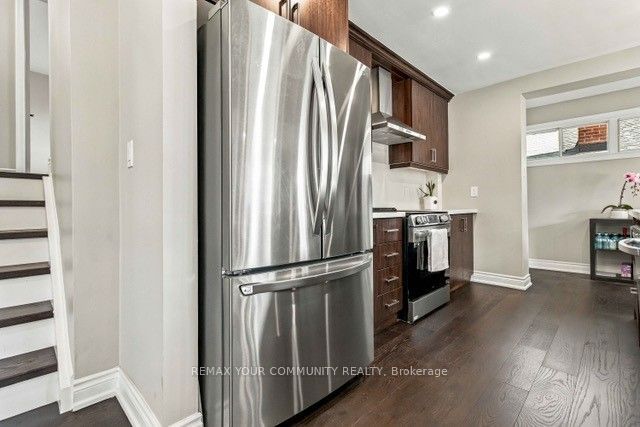 2 Munhall Road Property Photo 13