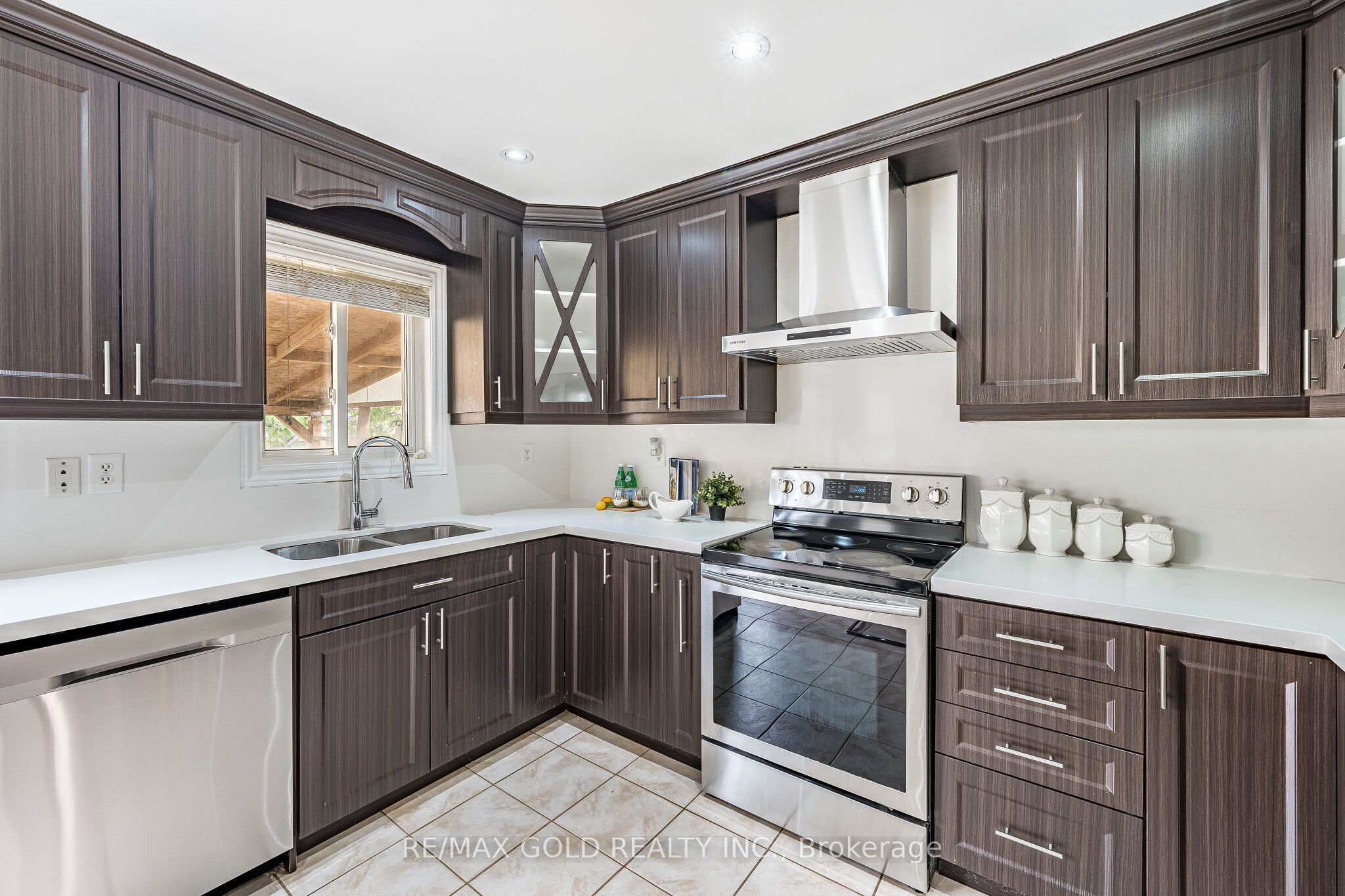 21 Edenvalley Road Property Photo 11