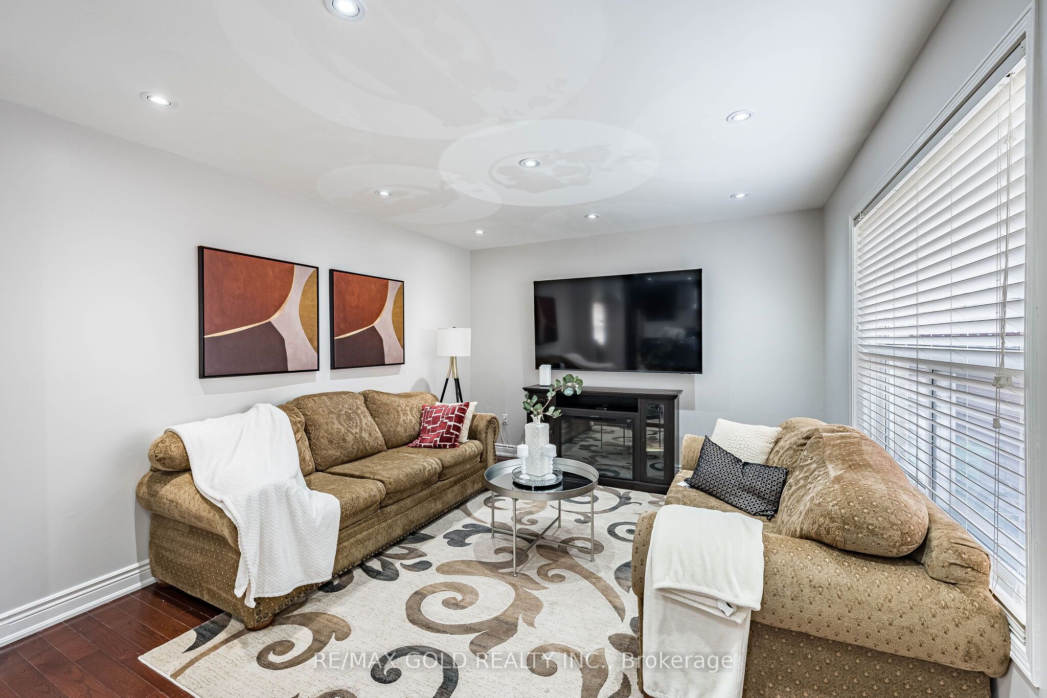 21 Edenvalley Road Property Photo 16