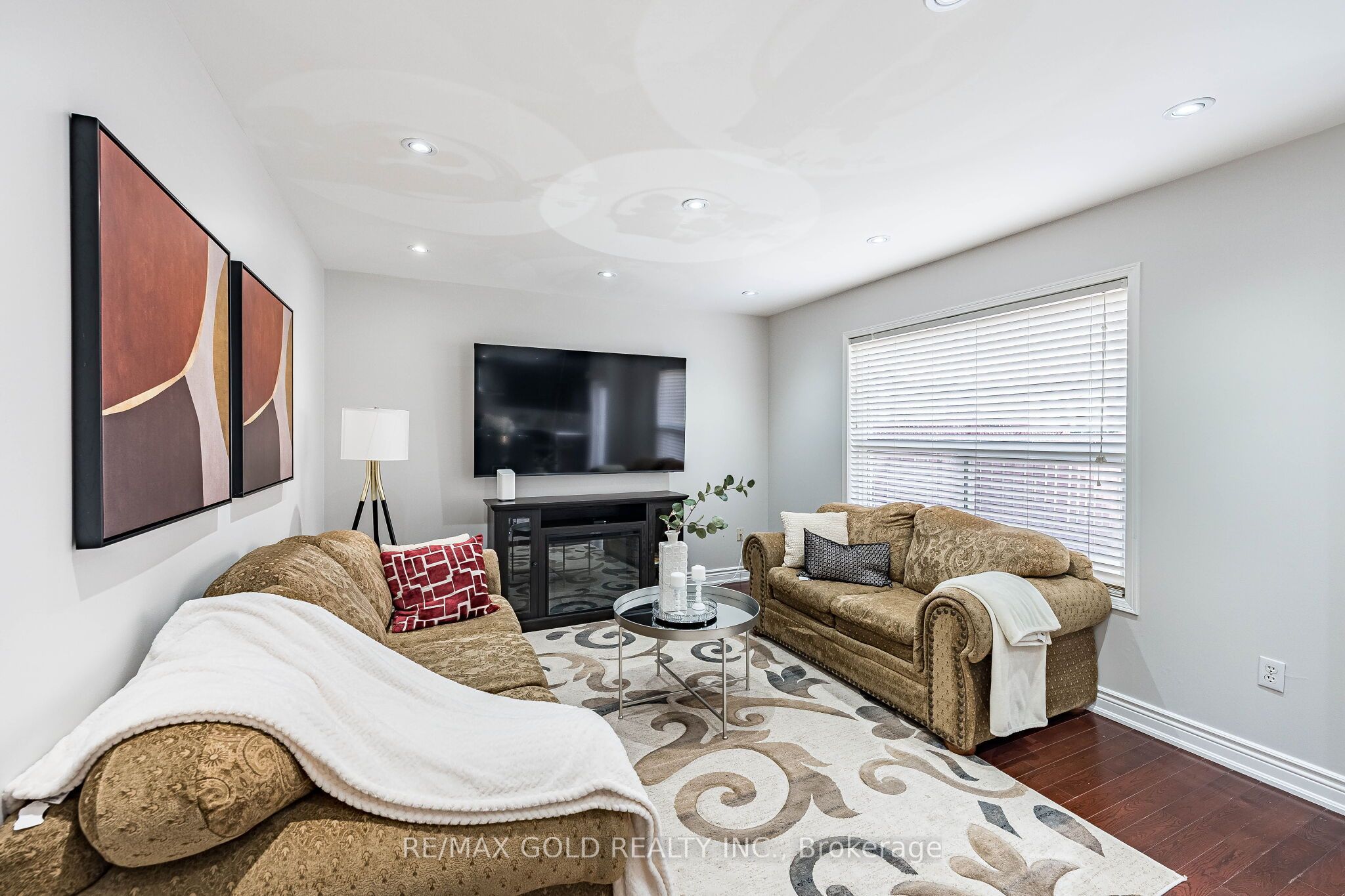 21 Edenvalley Road Property Photo 17