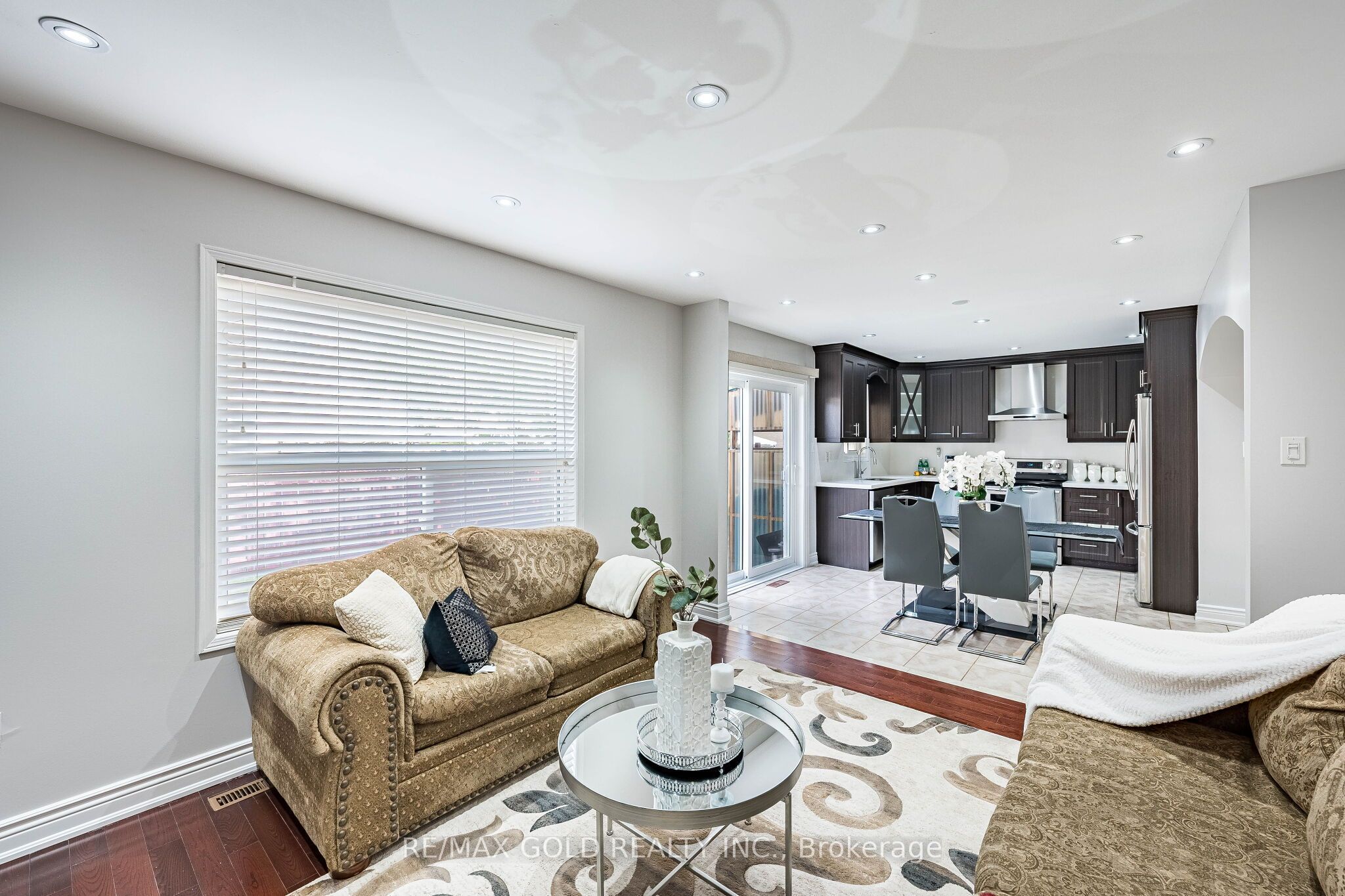 21 Edenvalley Road Property Photo 19