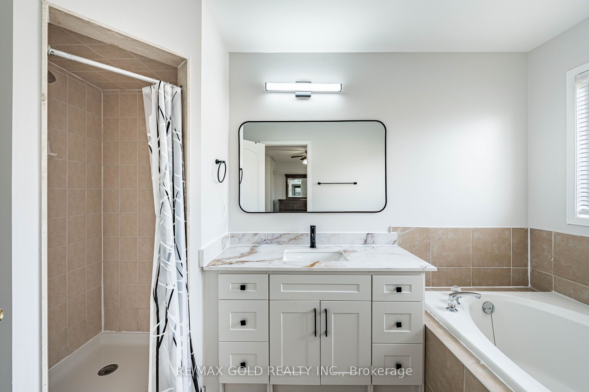 21 Edenvalley Road Property Photo 24