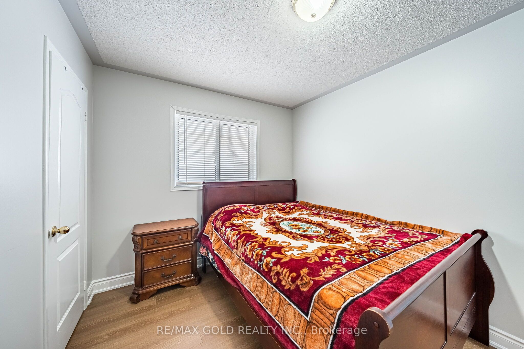21 Edenvalley Road Property Photo 25