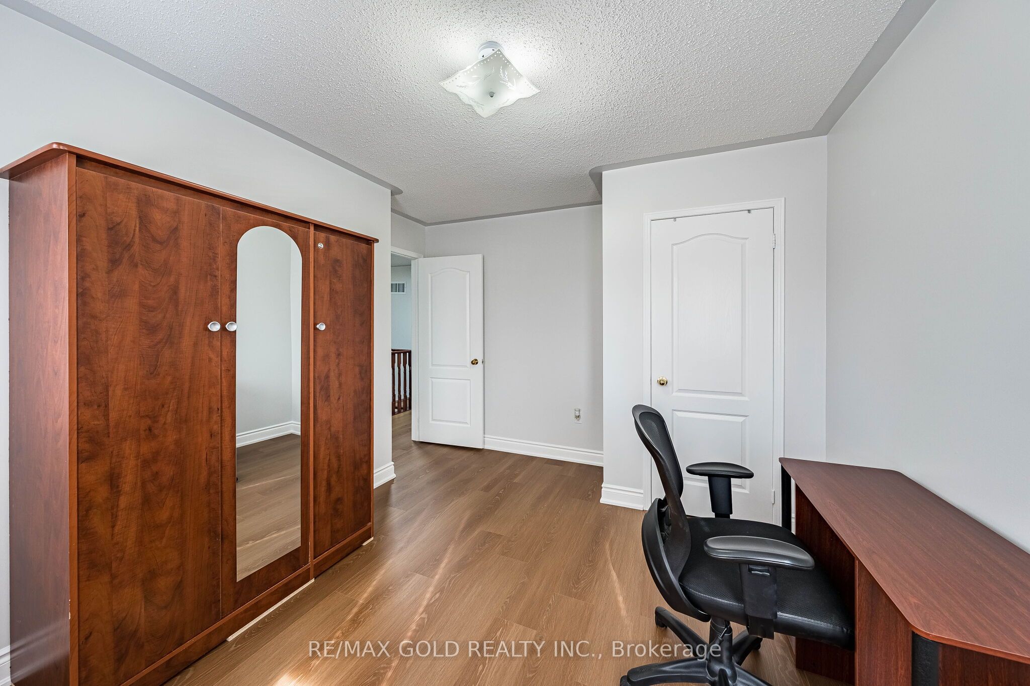 21 Edenvalley Road Property Photo 26