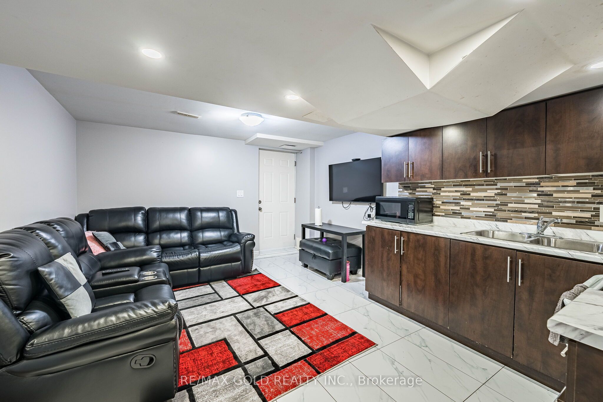 21 Edenvalley Road Property Photo 31