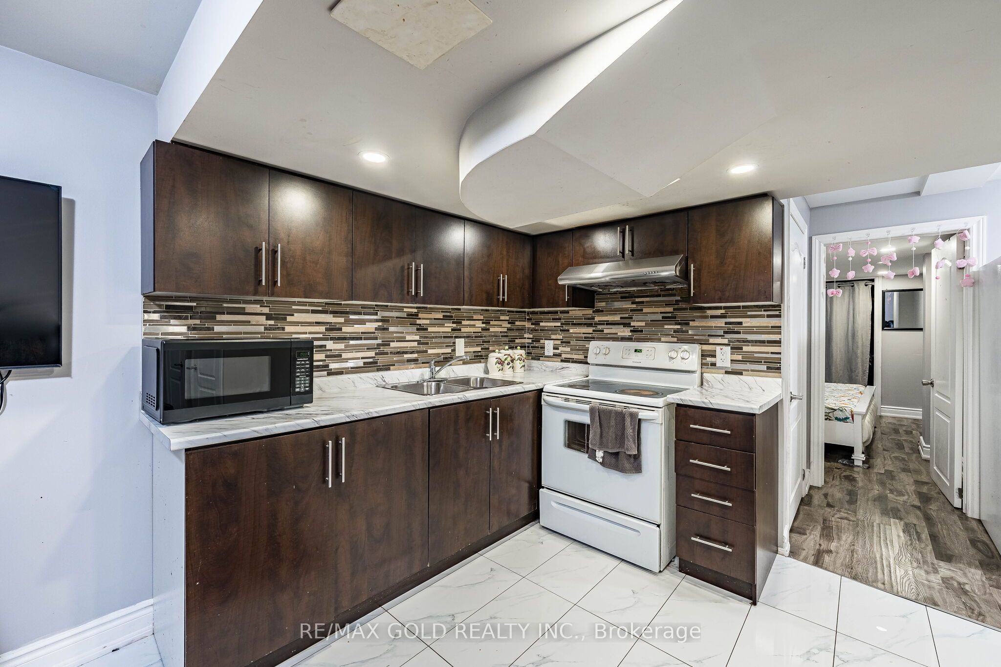 21 Edenvalley Road Property Photo 32