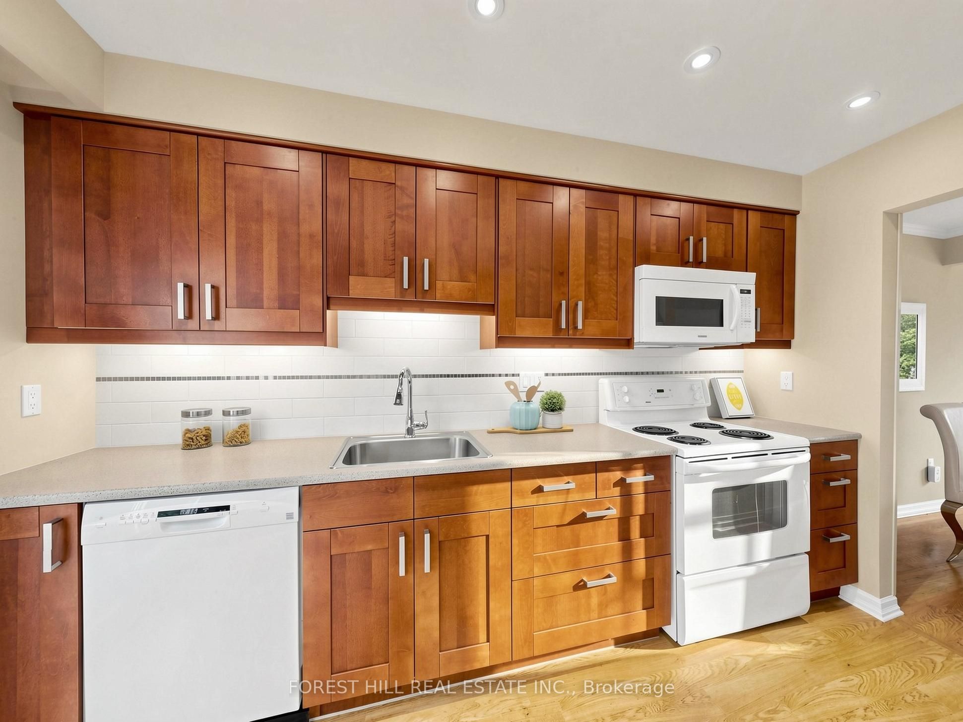 725 Vermouth Avenue 10 Property Photo 8