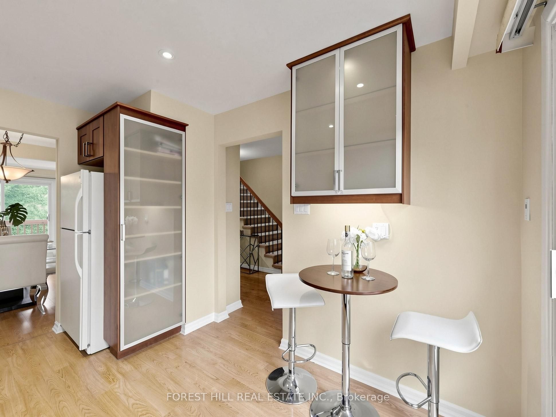 725 Vermouth Avenue 10 Property Photo 9