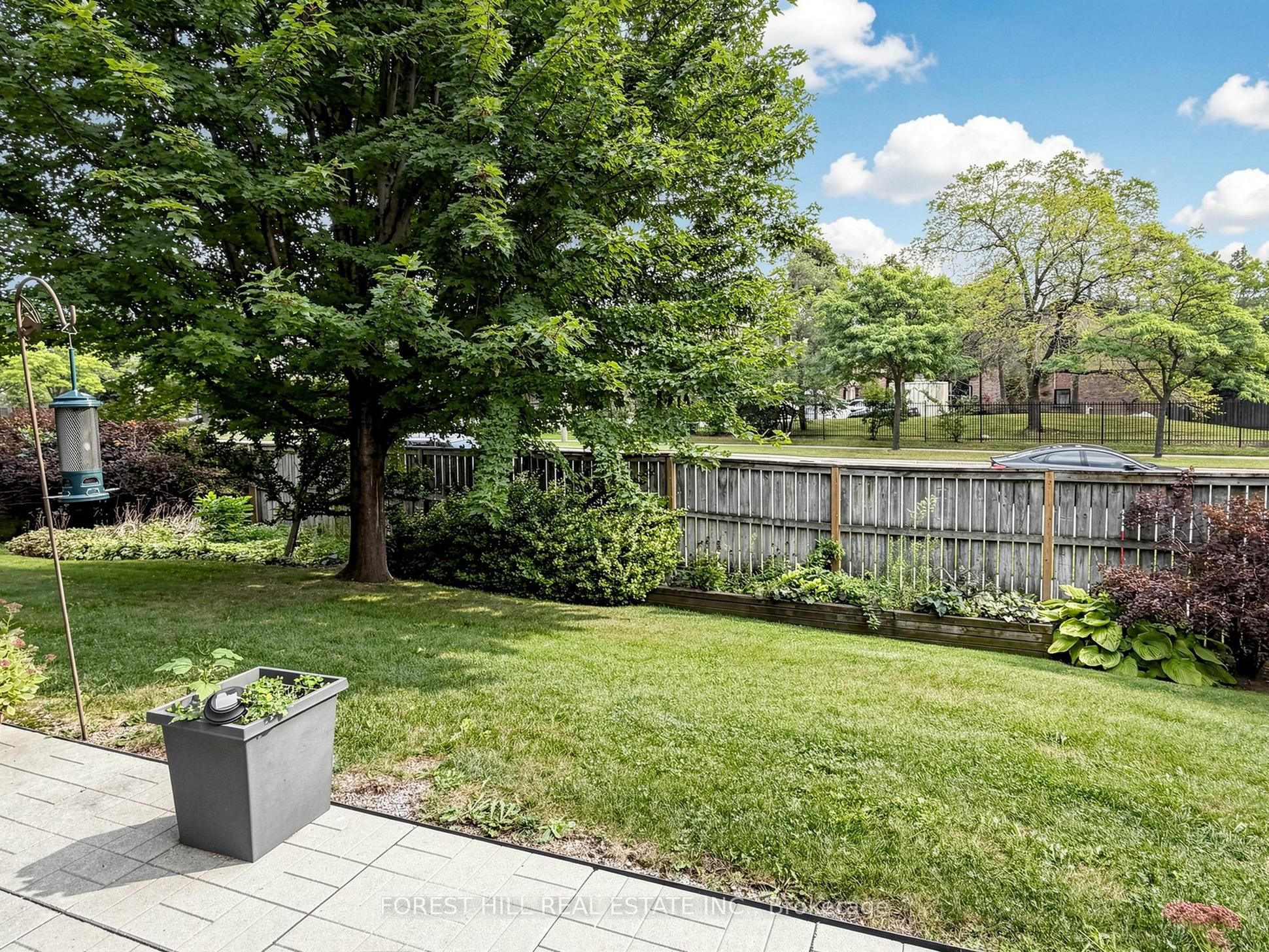 725 Vermouth Avenue 10 Property Photo 24