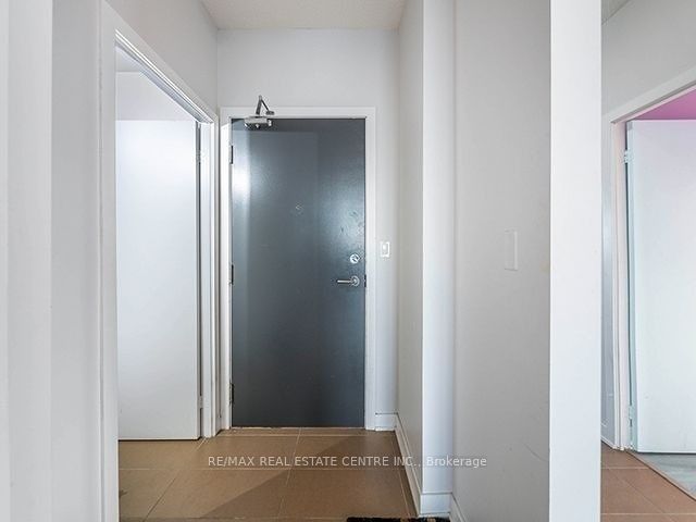 4070 Confederation Parkway 2807 Property Photo 4
