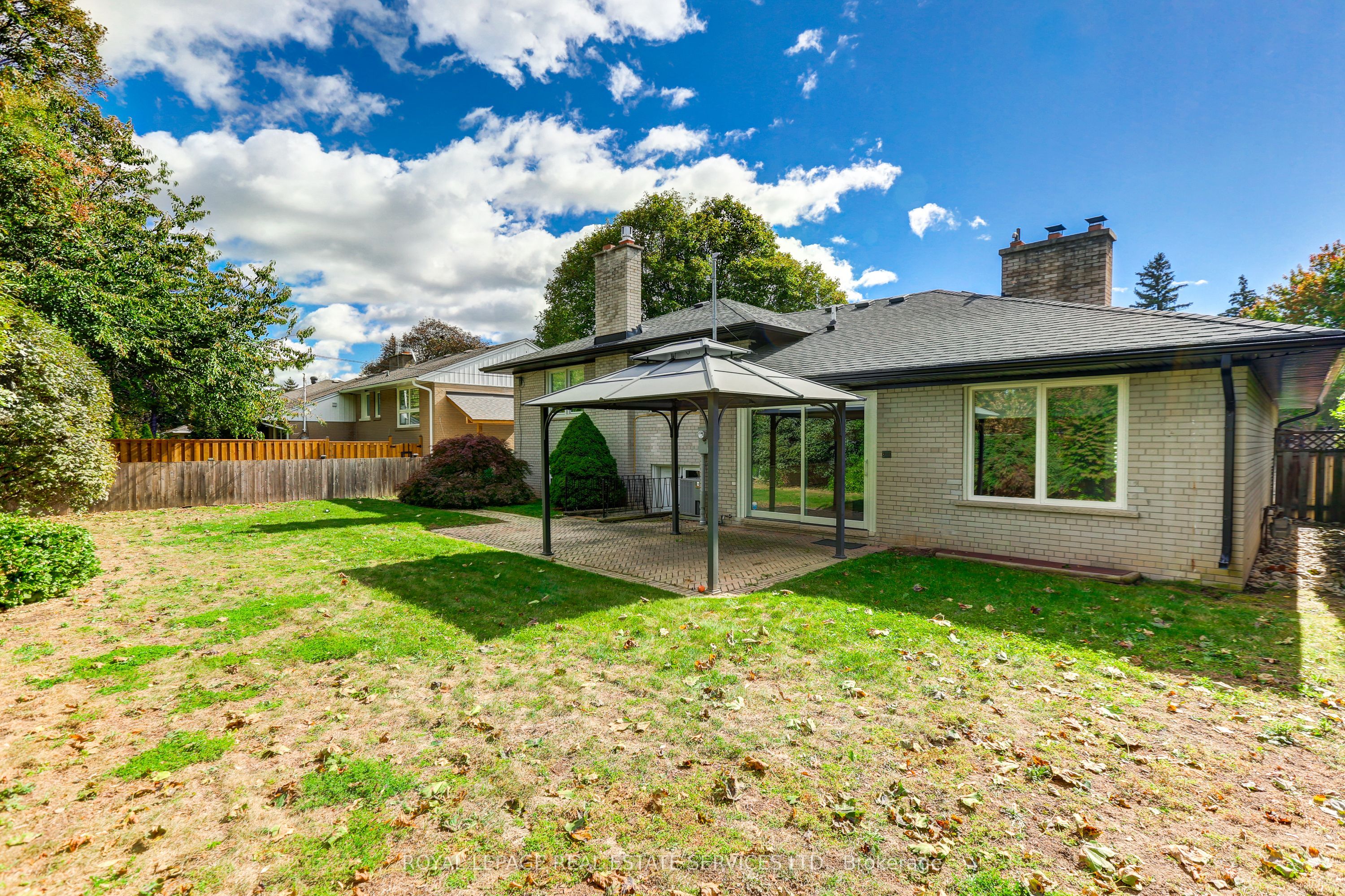 75 Ravensbourne Crescent Property Photo 45