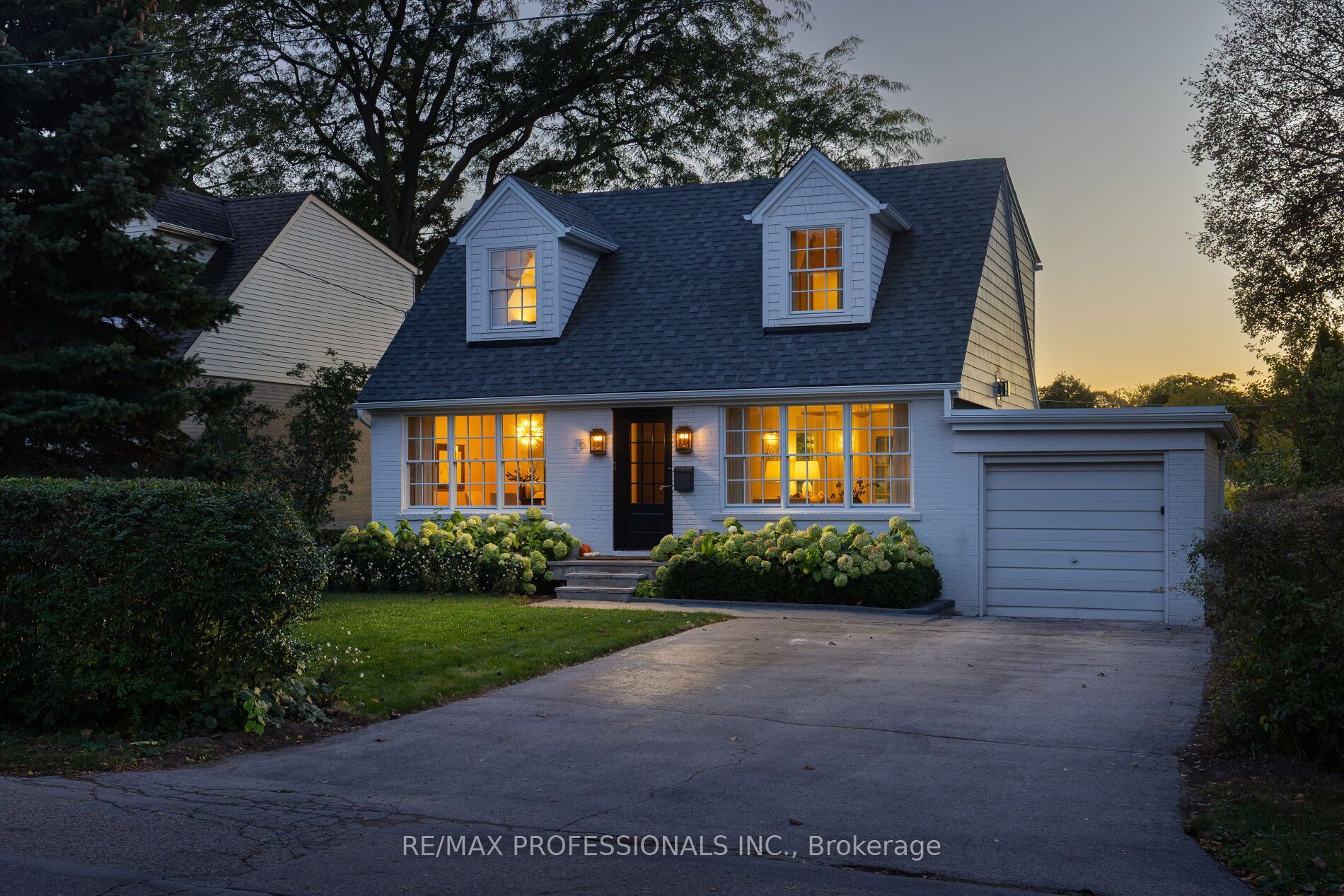 8 Glenn Murray Drive Property Photo 2