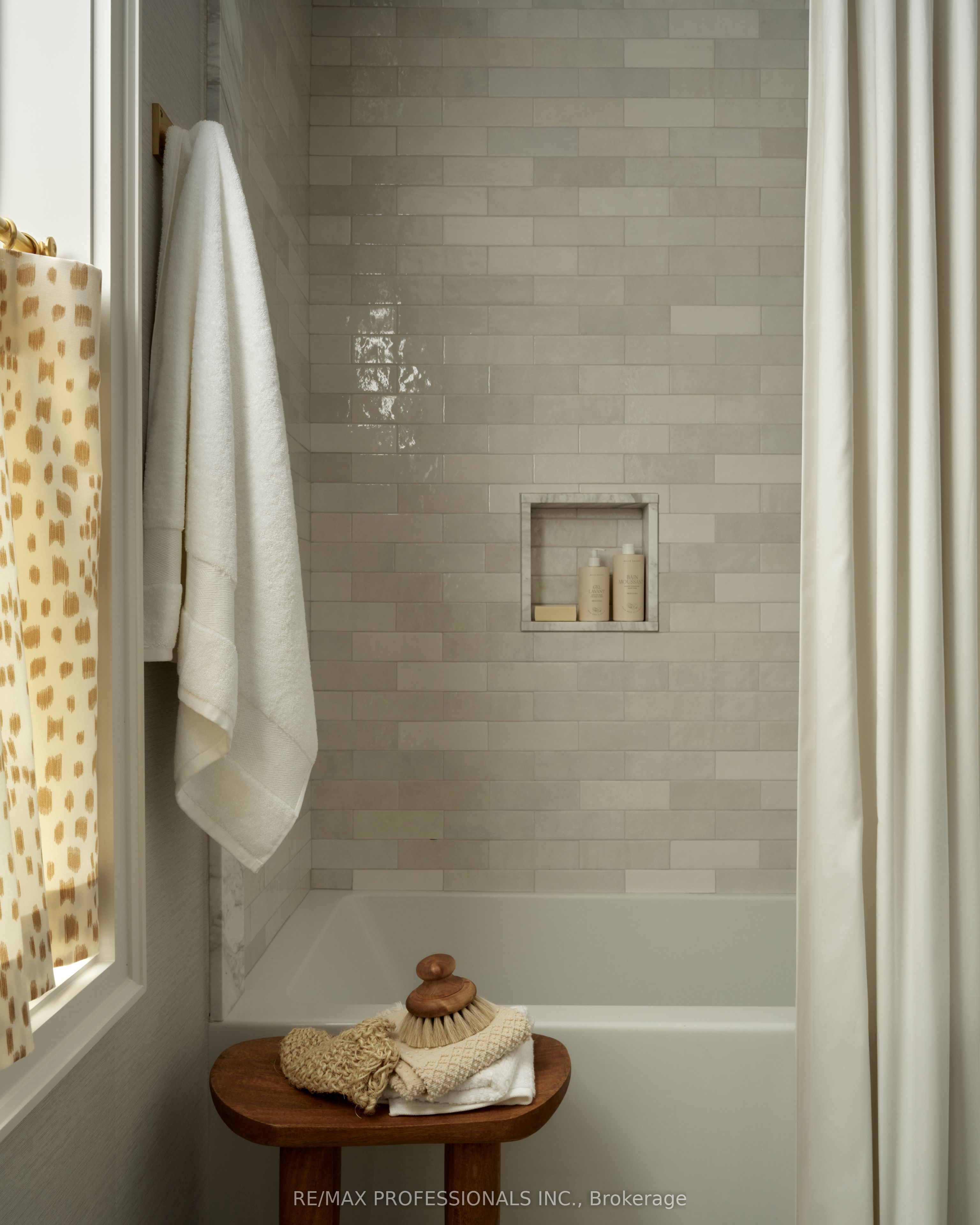 8 Glenn Murray Drive Property Photo 48