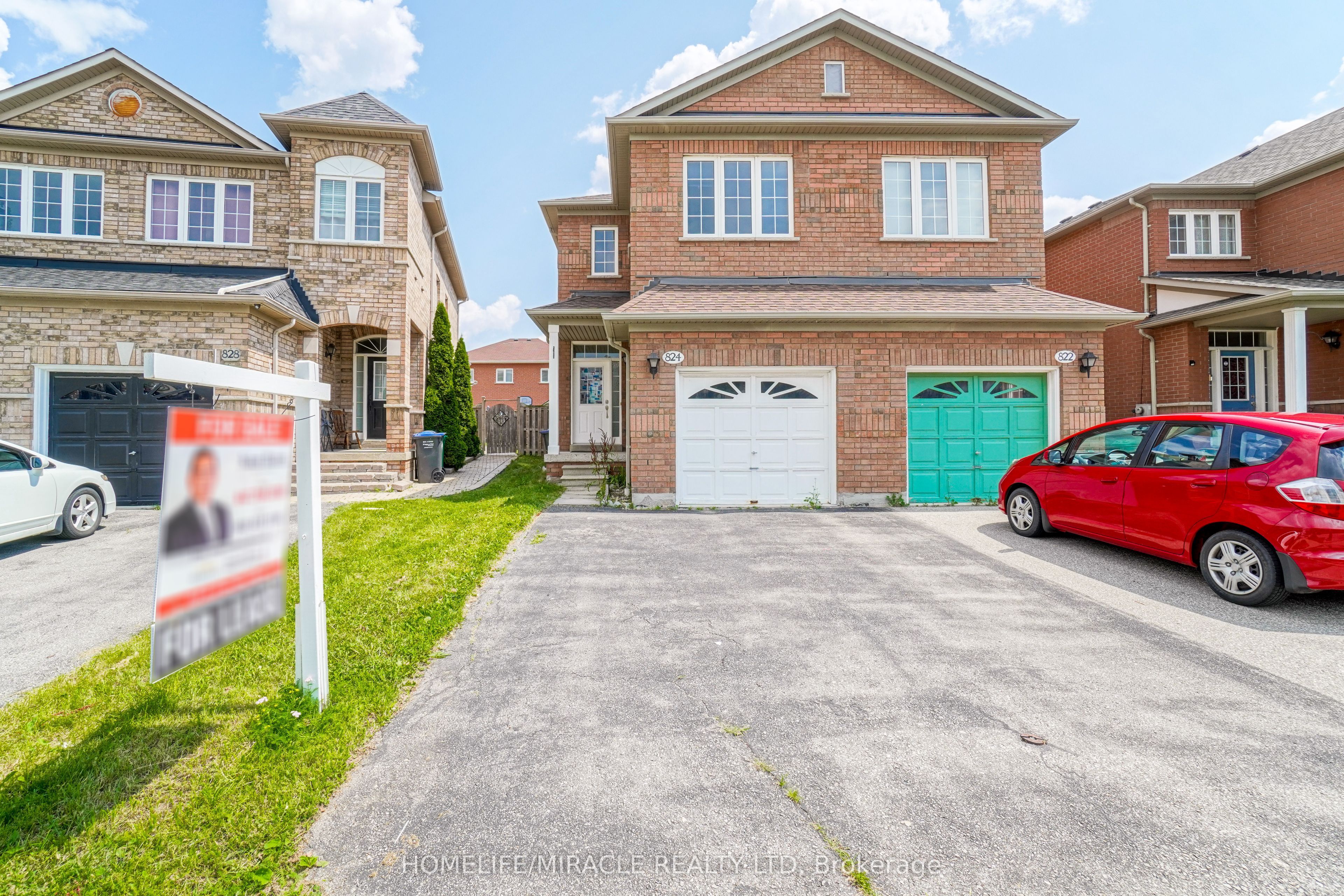 824 Khan Crescent Property Photo 1
