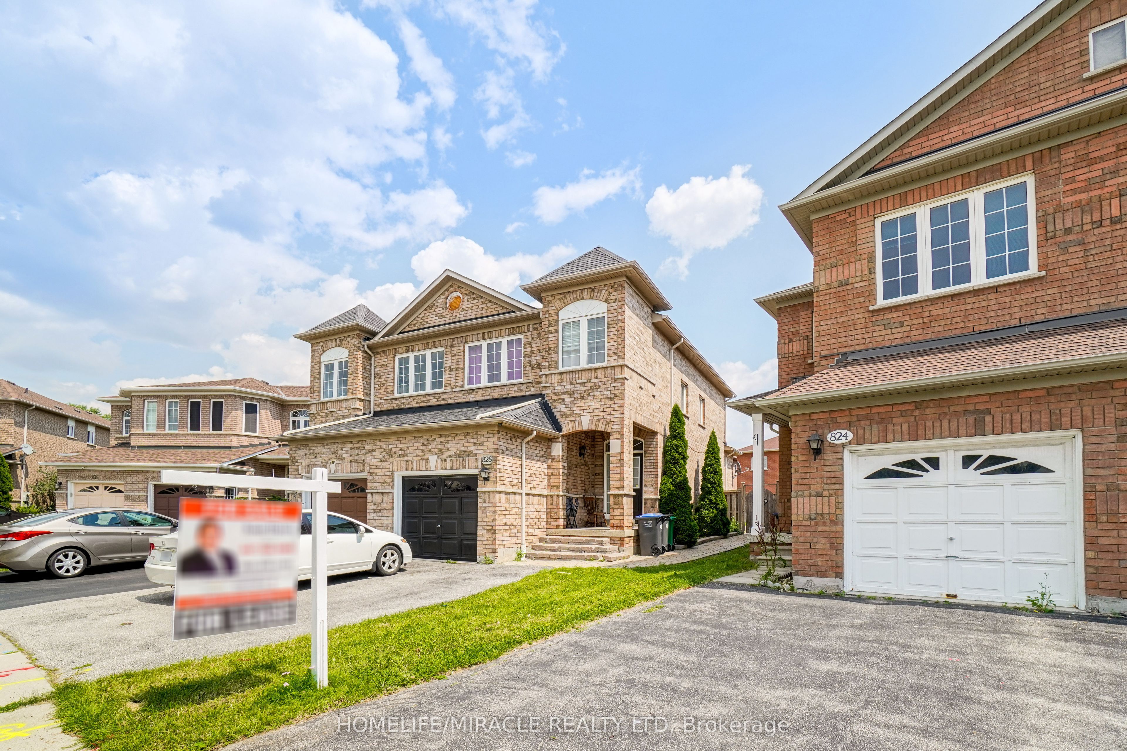 824 Khan Crescent Property Photo 2