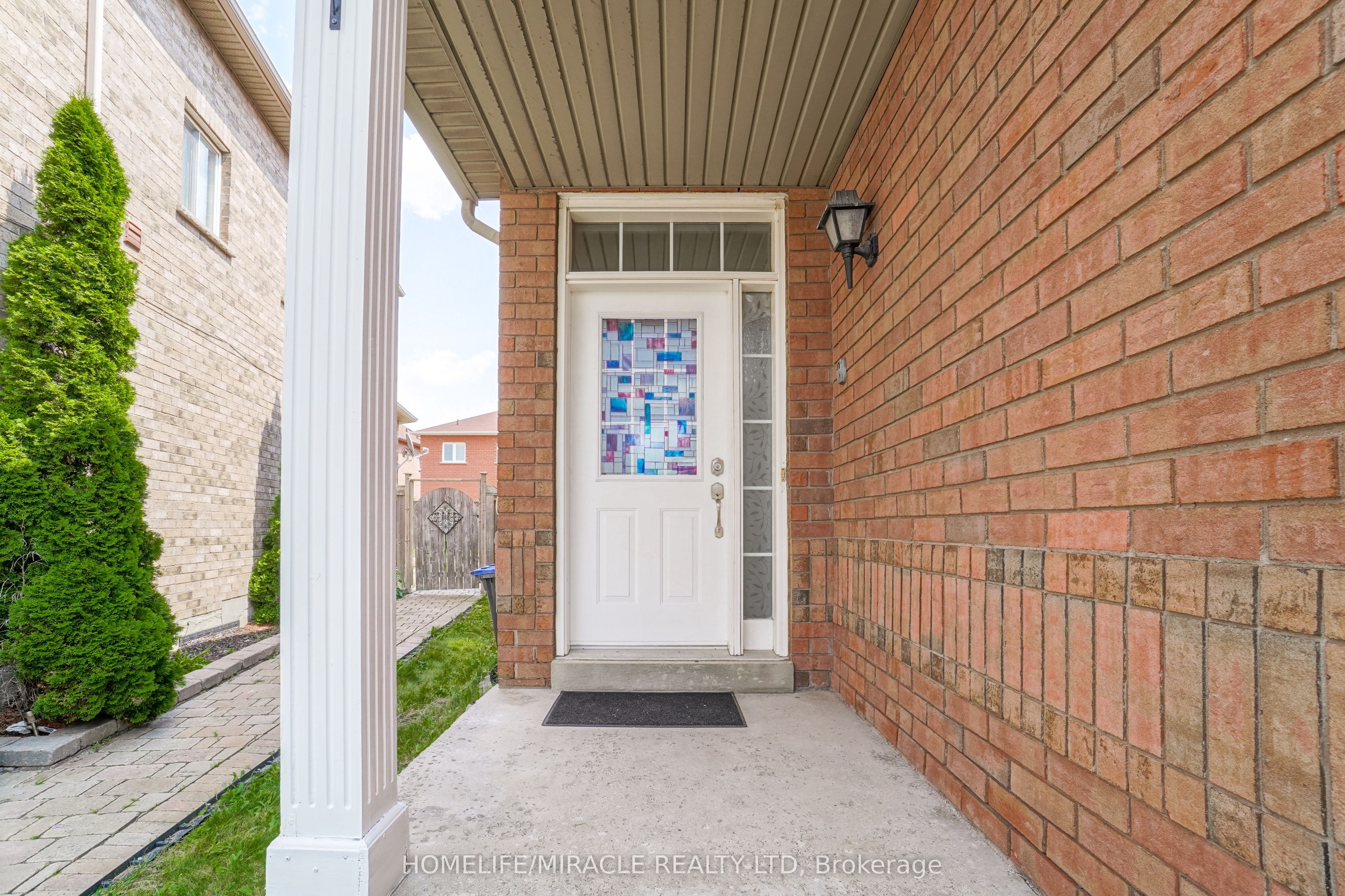 824 Khan Crescent Property Photo 4