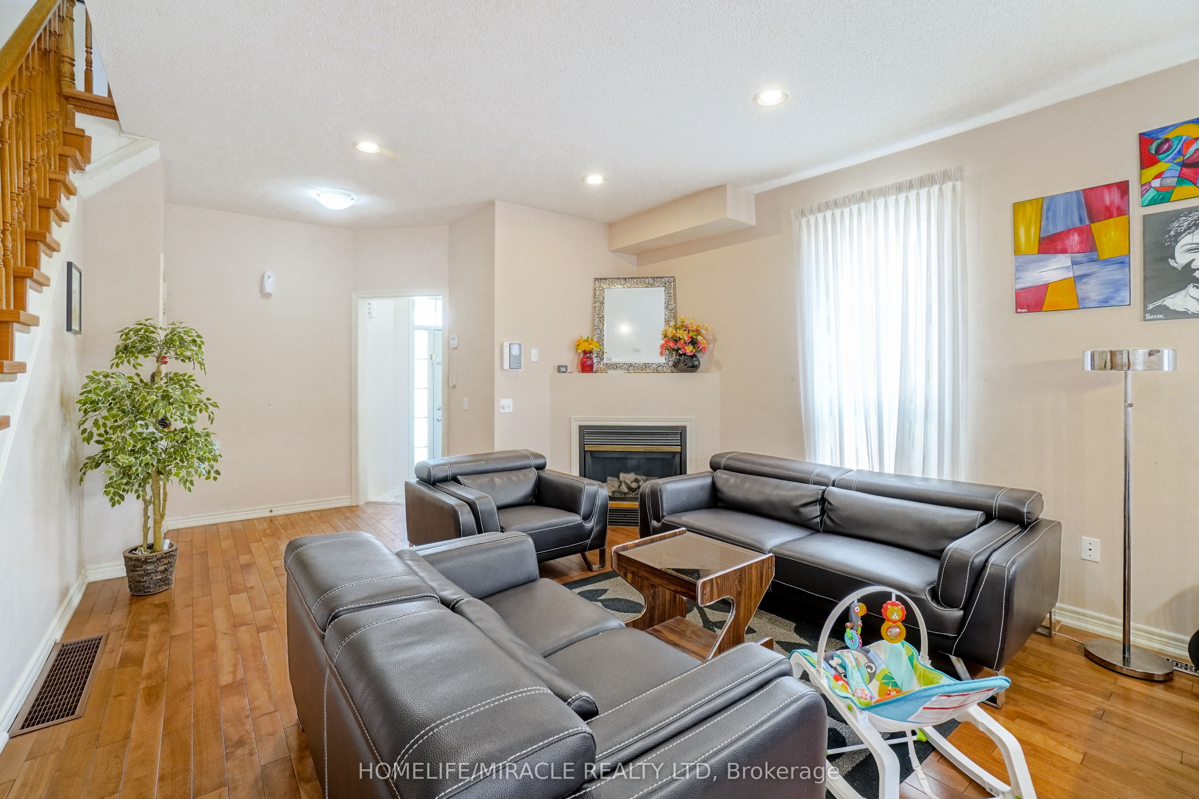 824 Khan Crescent Property Photo 6