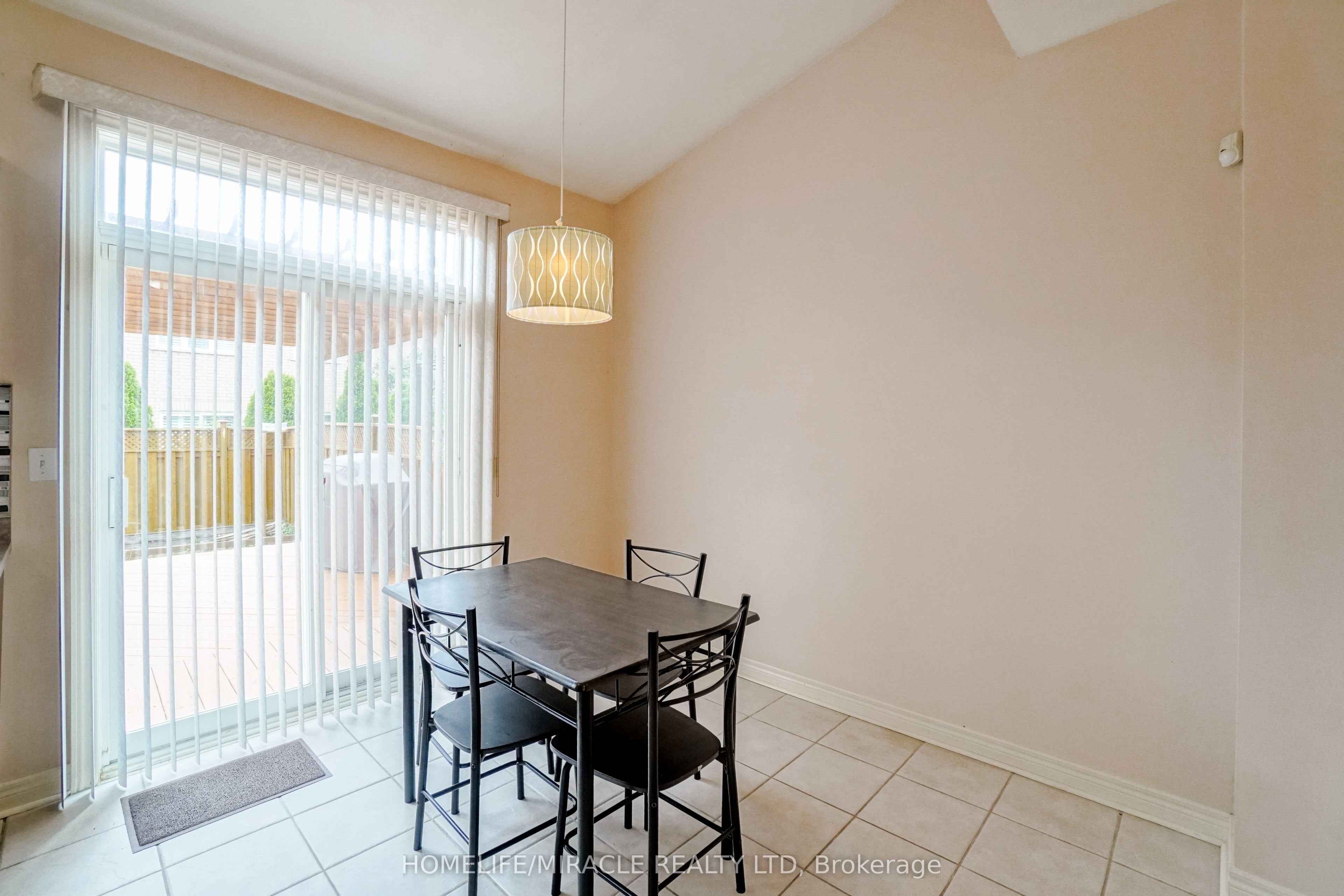 824 Khan Crescent Property Photo 11