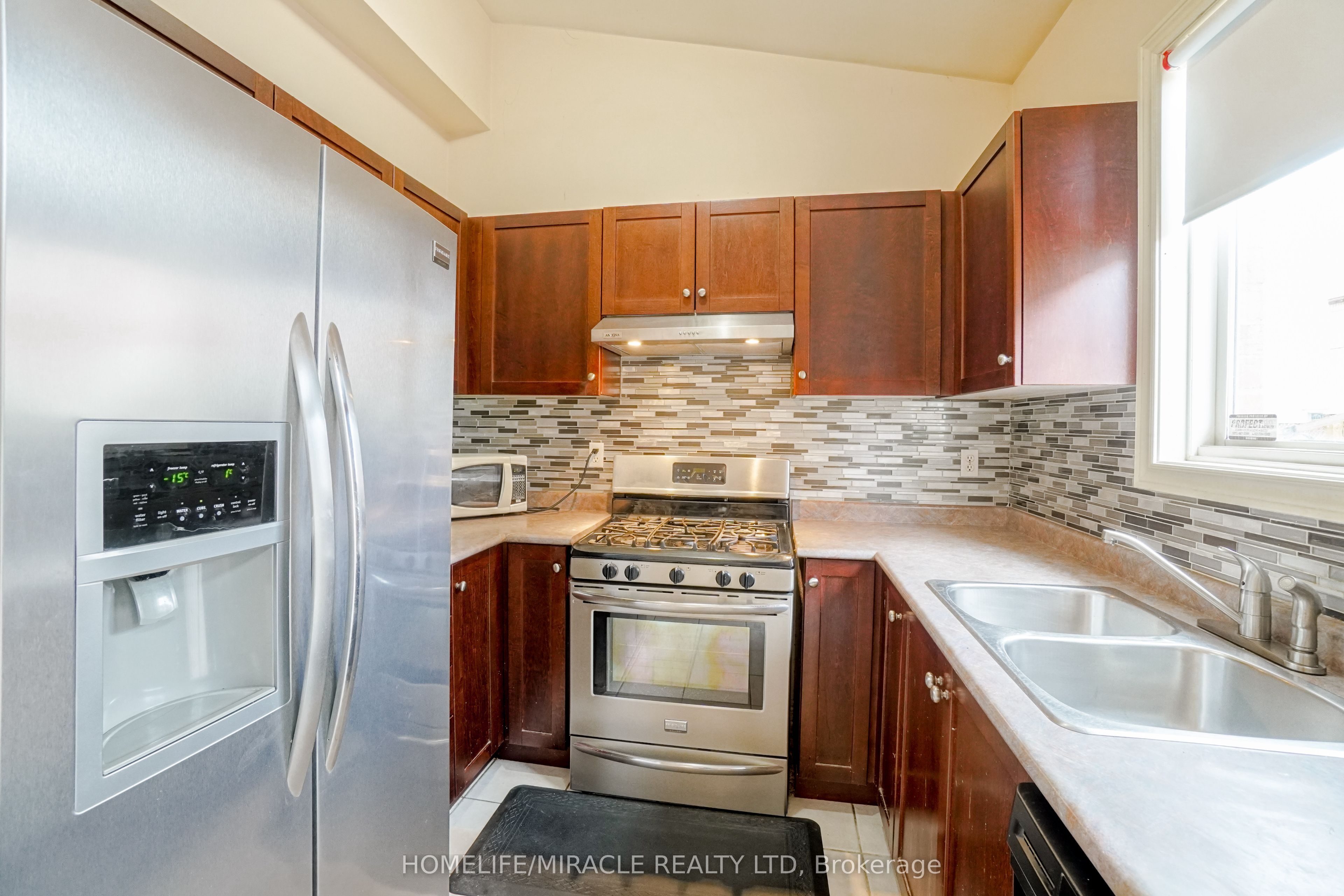 824 Khan Crescent Property Photo 13