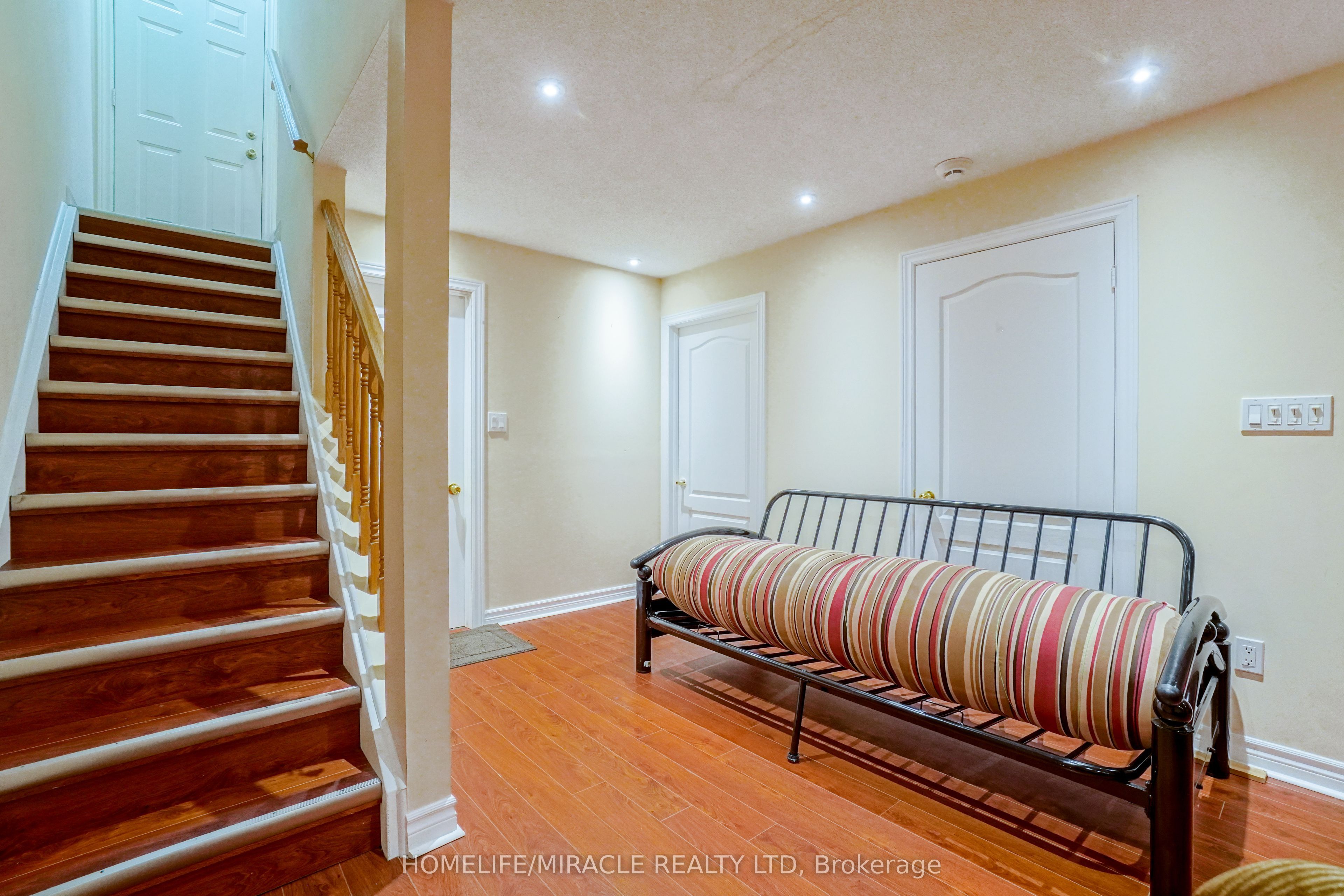 824 Khan Crescent Property Photo 28