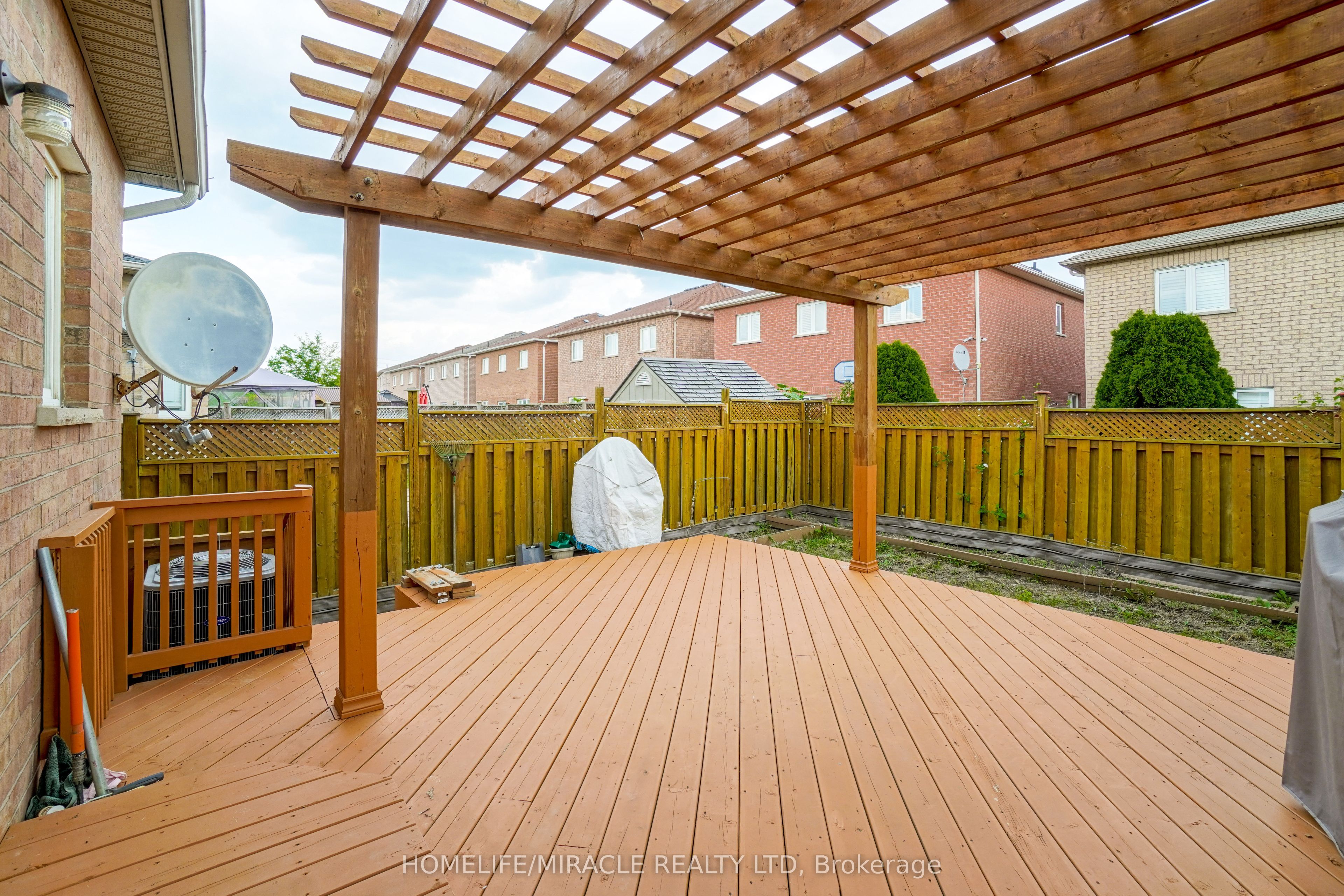 824 Khan Crescent Property Photo 32
