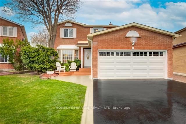 8 Willowcrest Court Property Photo 1