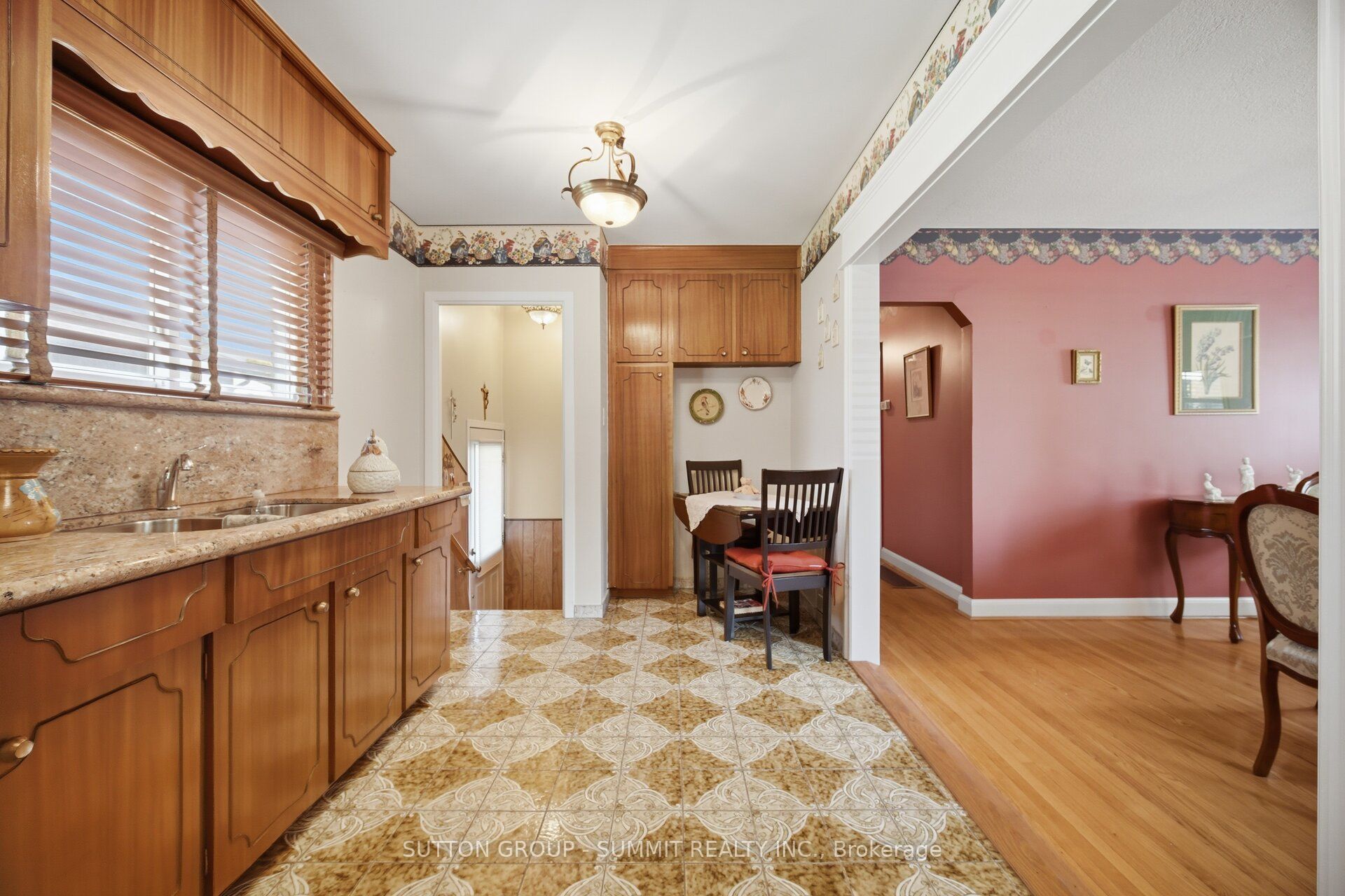 8 Woolton Crescent Property Photo 7