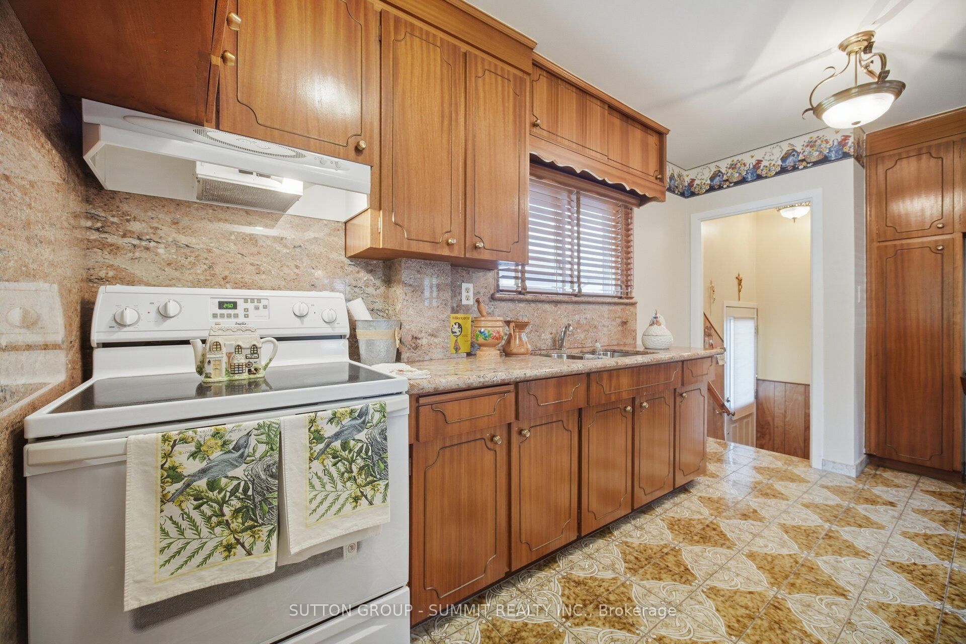 8 Woolton Crescent Property Photo 8