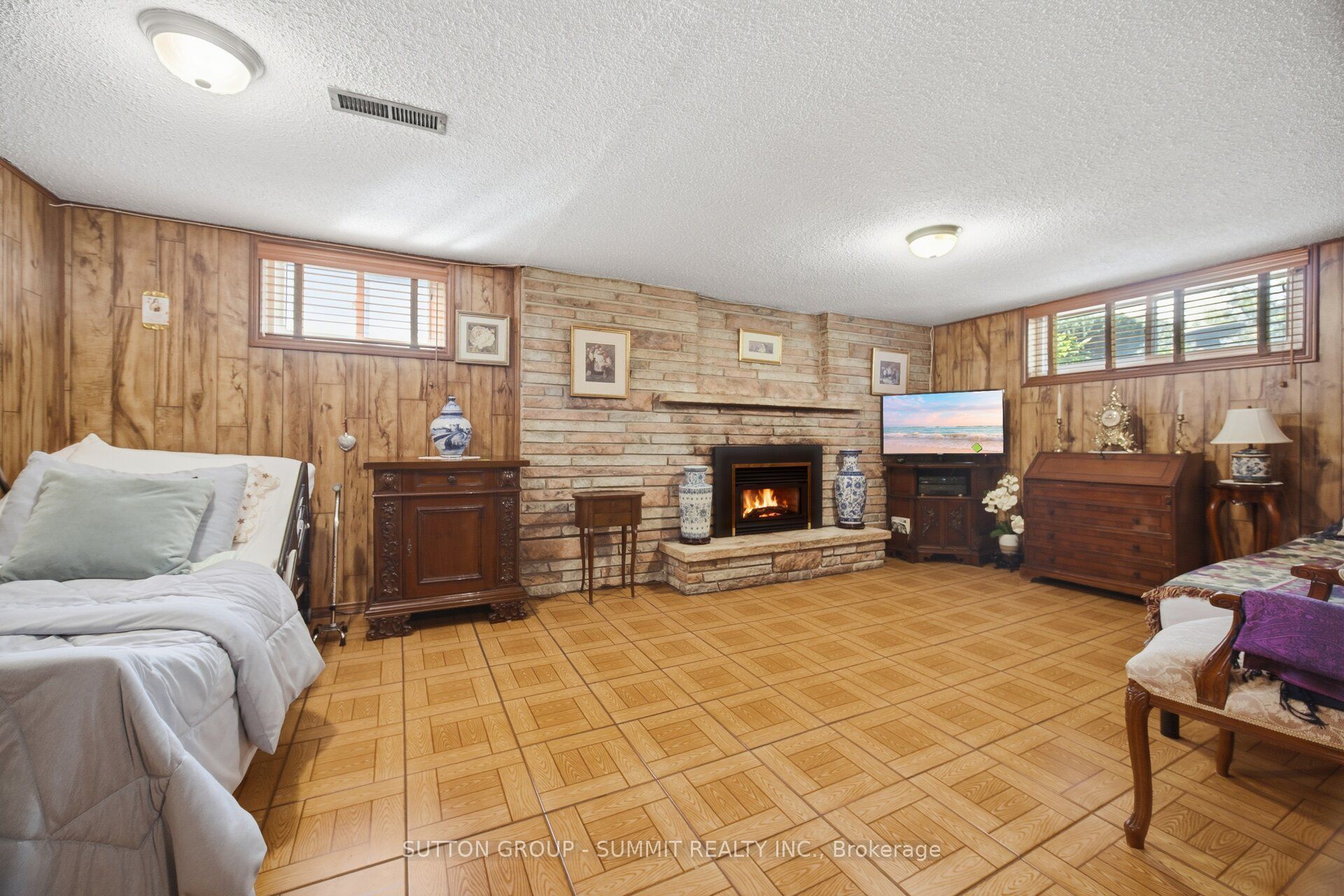 8 Woolton Crescent Property Photo 15