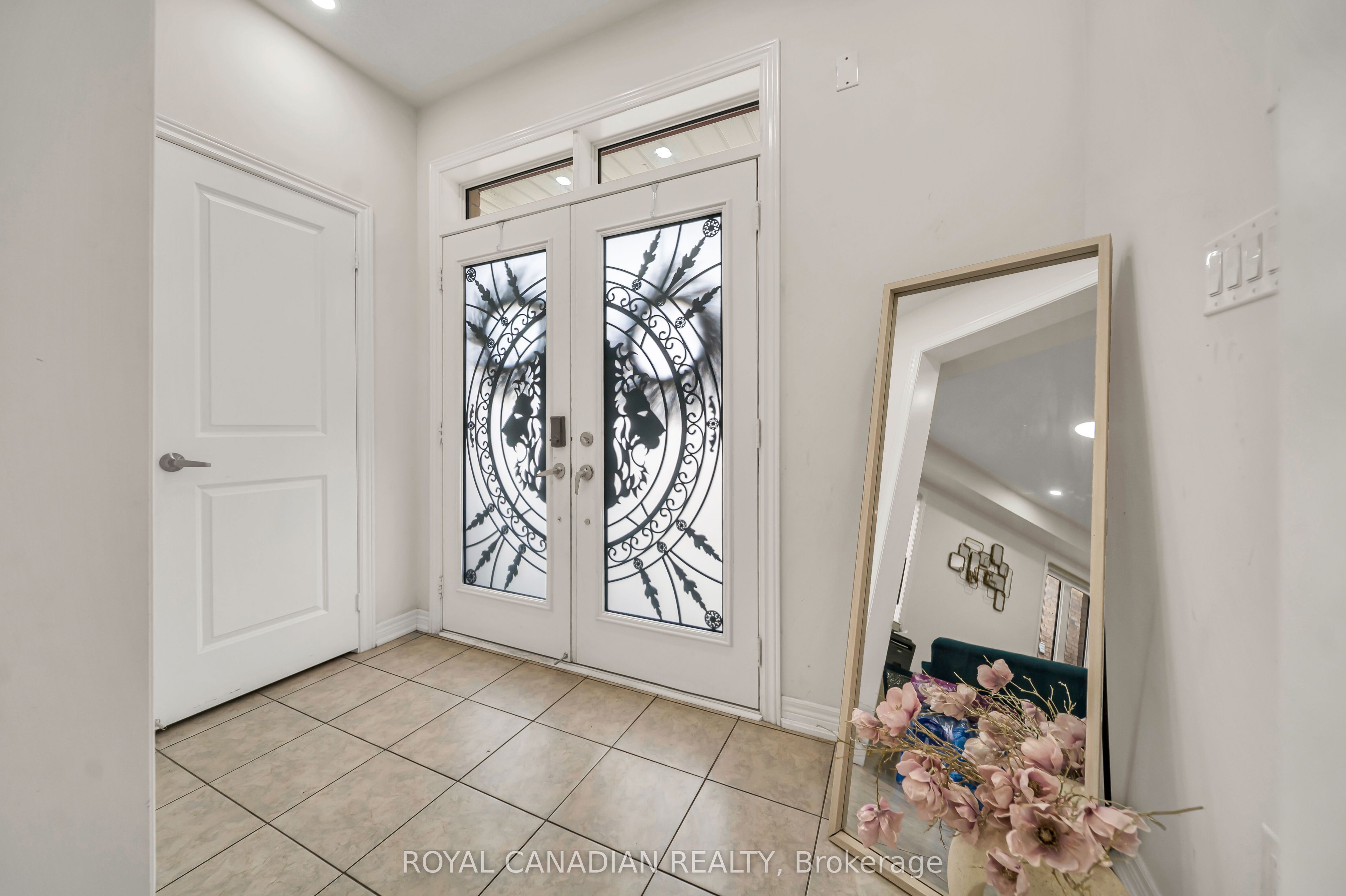 33 Bachelor Street Property Photo 8