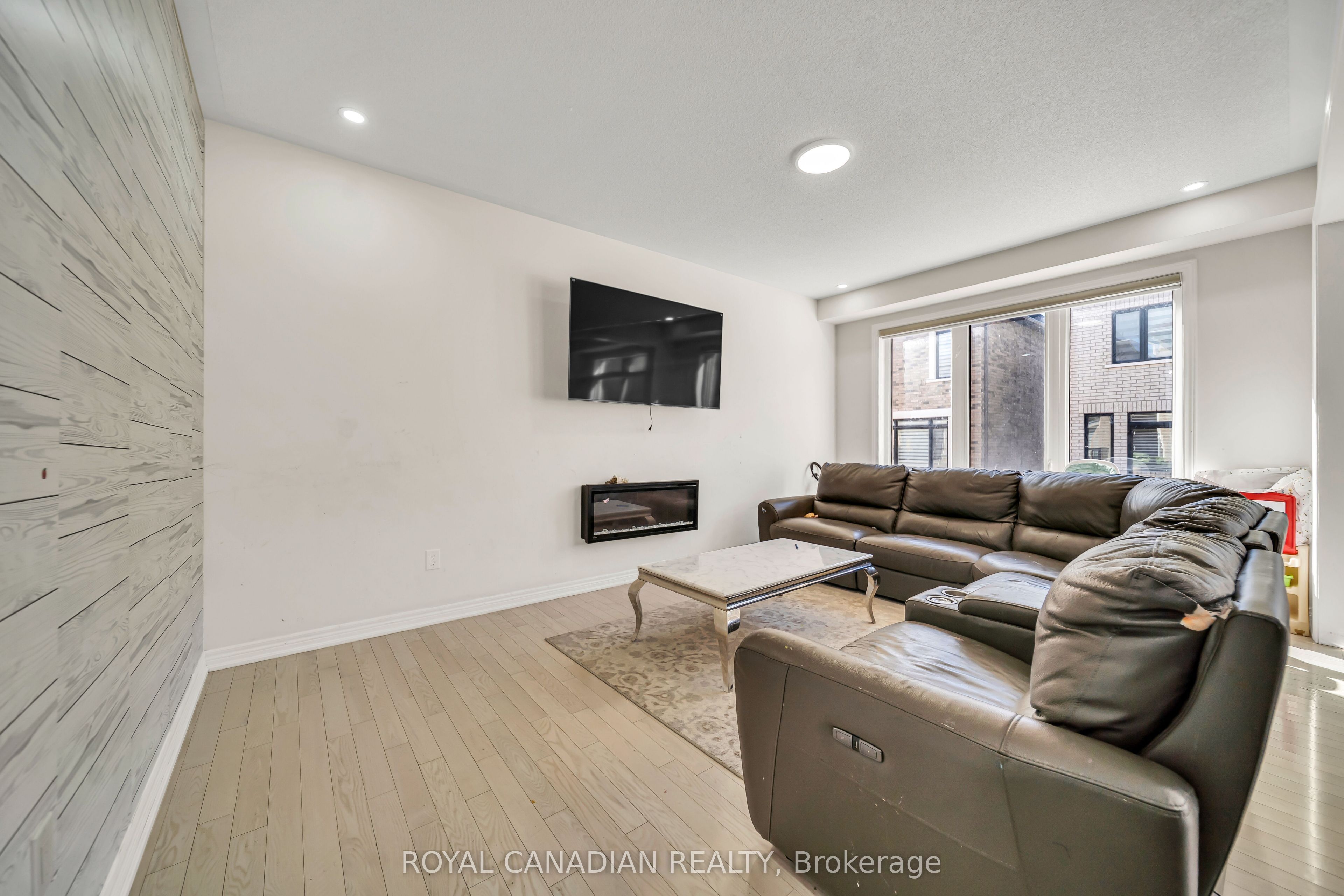33 Bachelor Street Property Photo 15