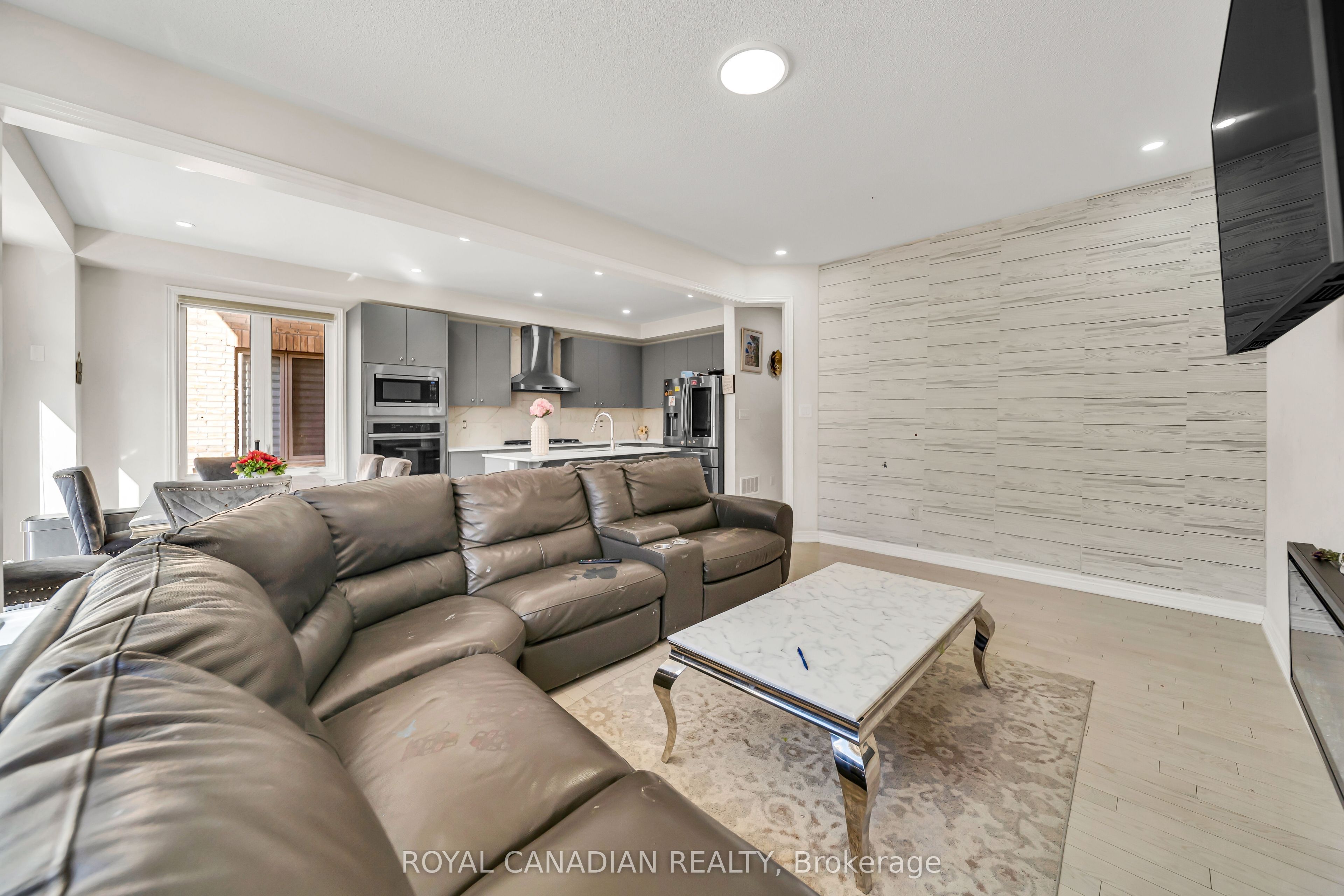 33 Bachelor Street Property Photo 17