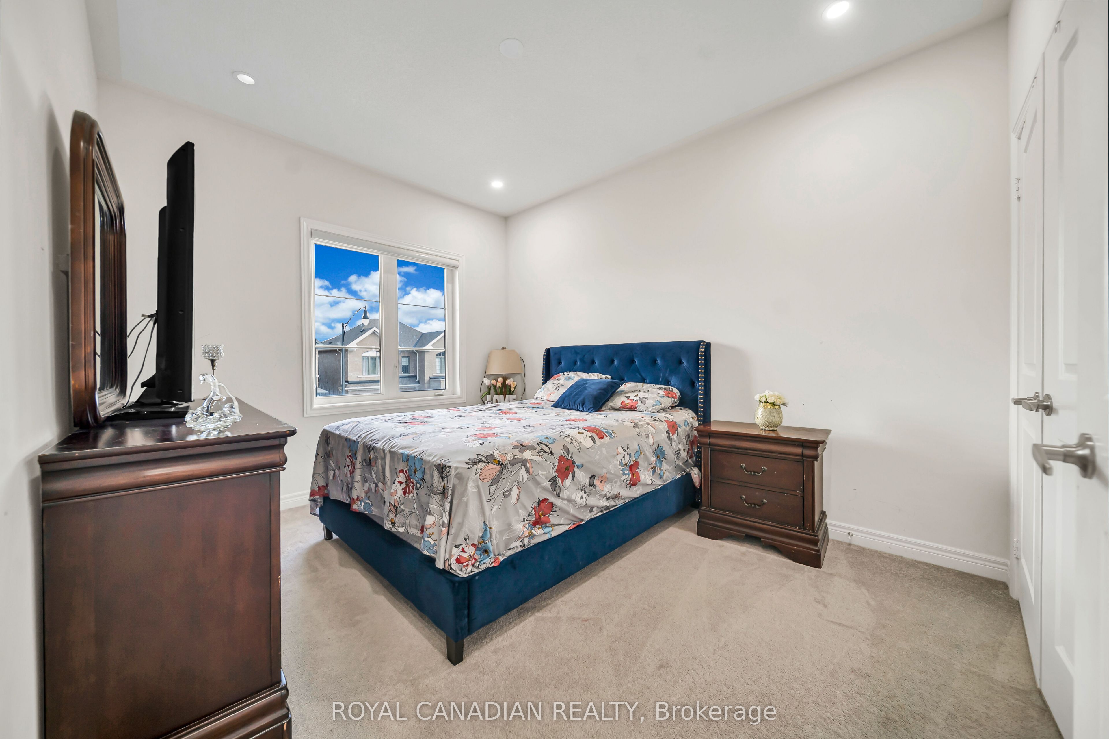 33 Bachelor Street Property Photo 35