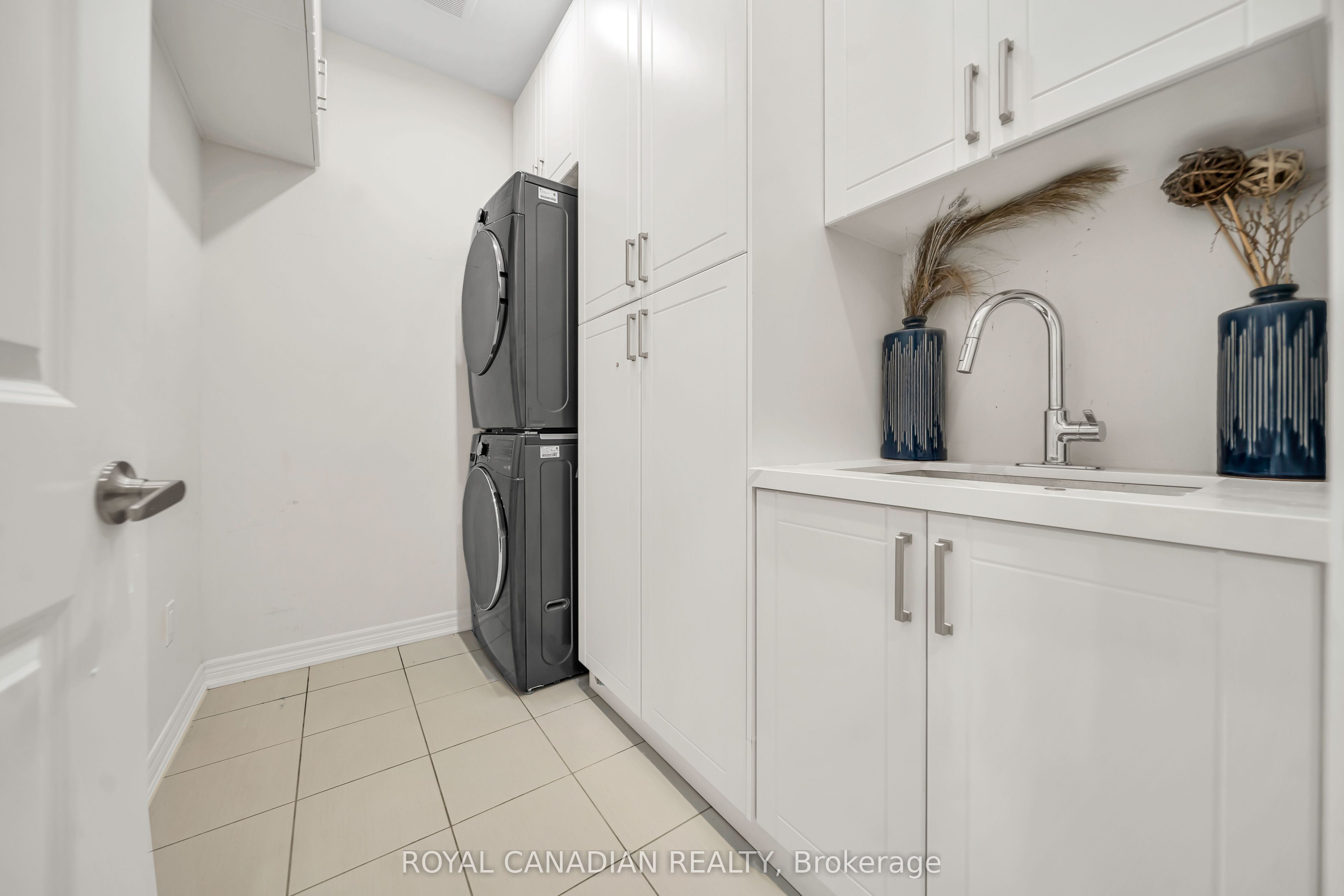 33 Bachelor Street Property Photo 37