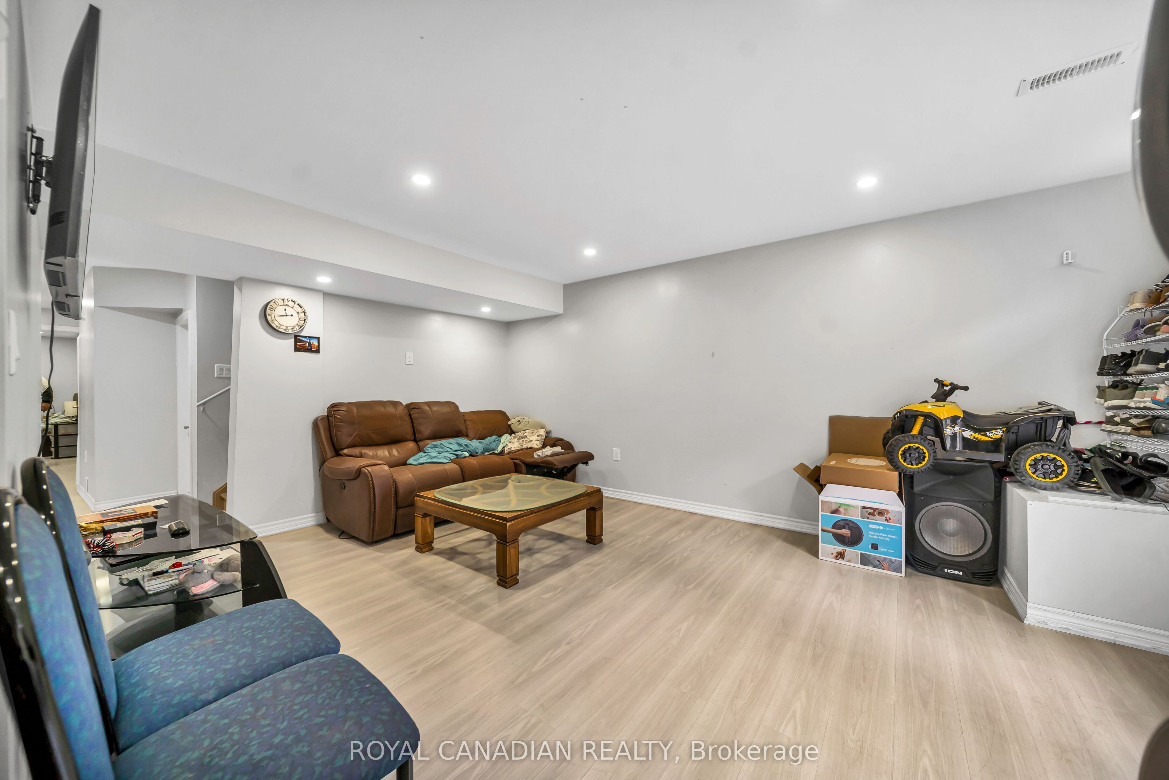 33 Bachelor Street Property Photo 42