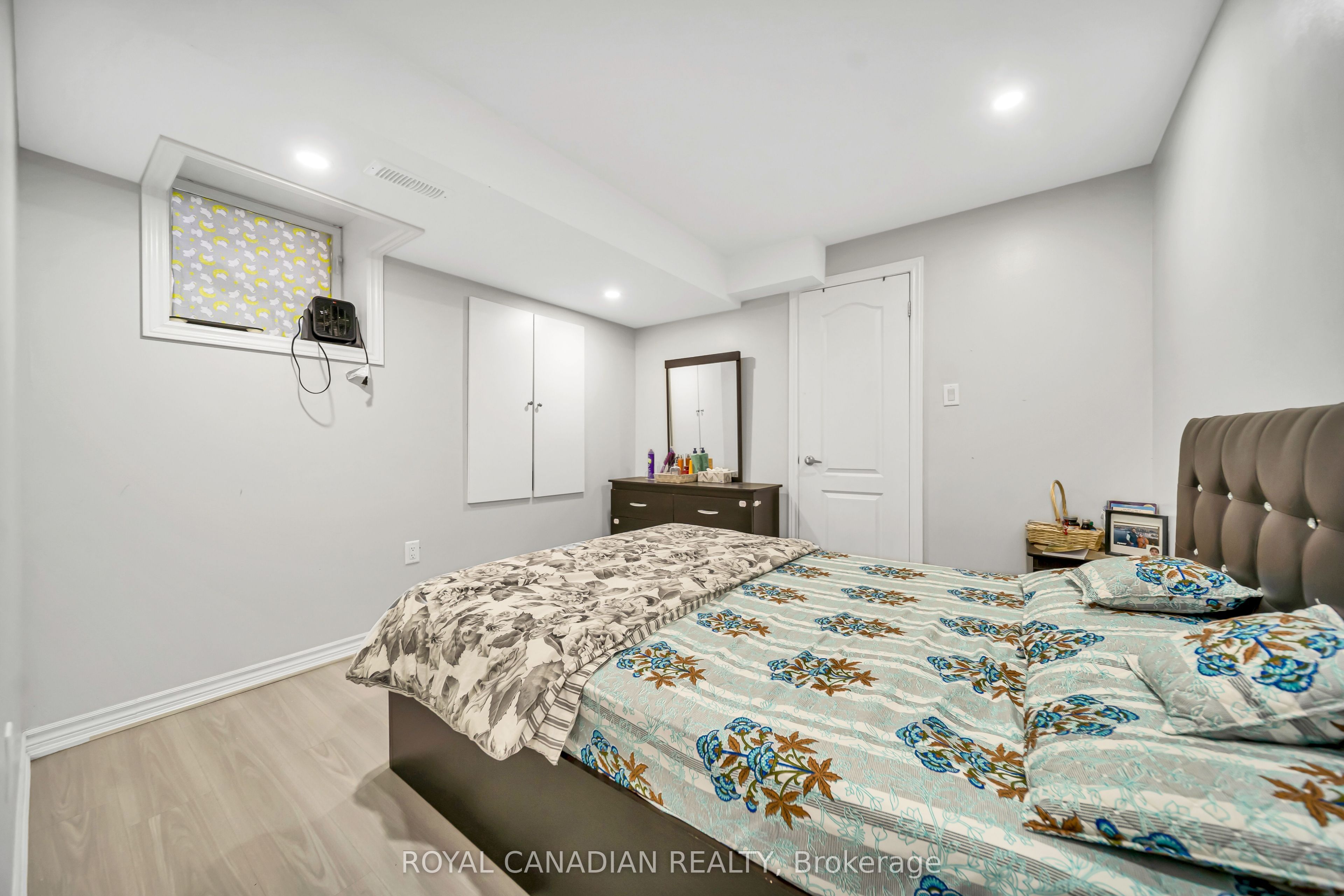 33 Bachelor Street Property Photo 46