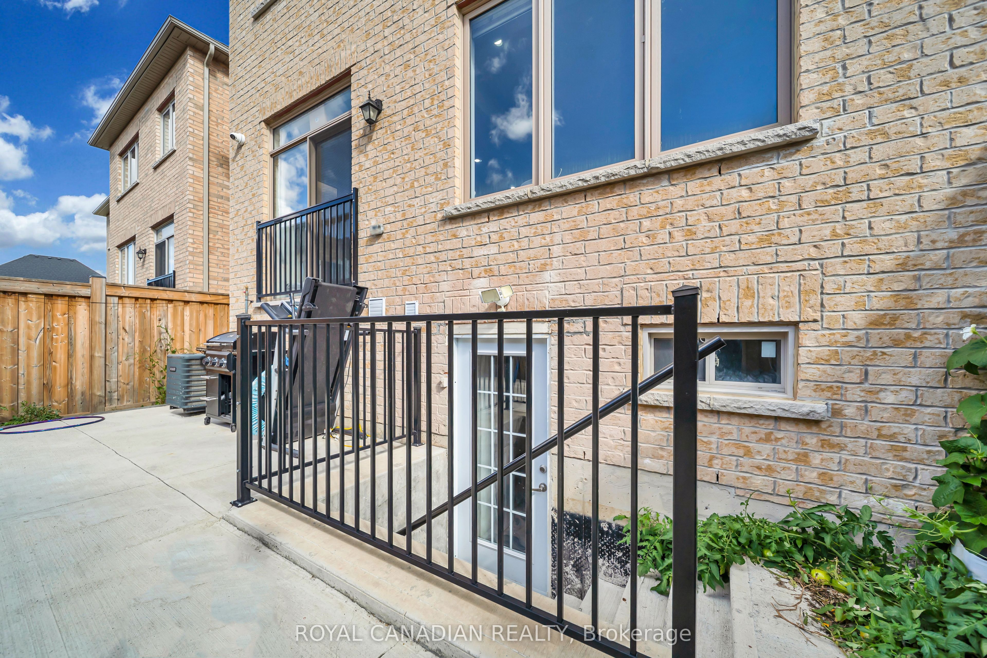 33 Bachelor Street Property Photo 50