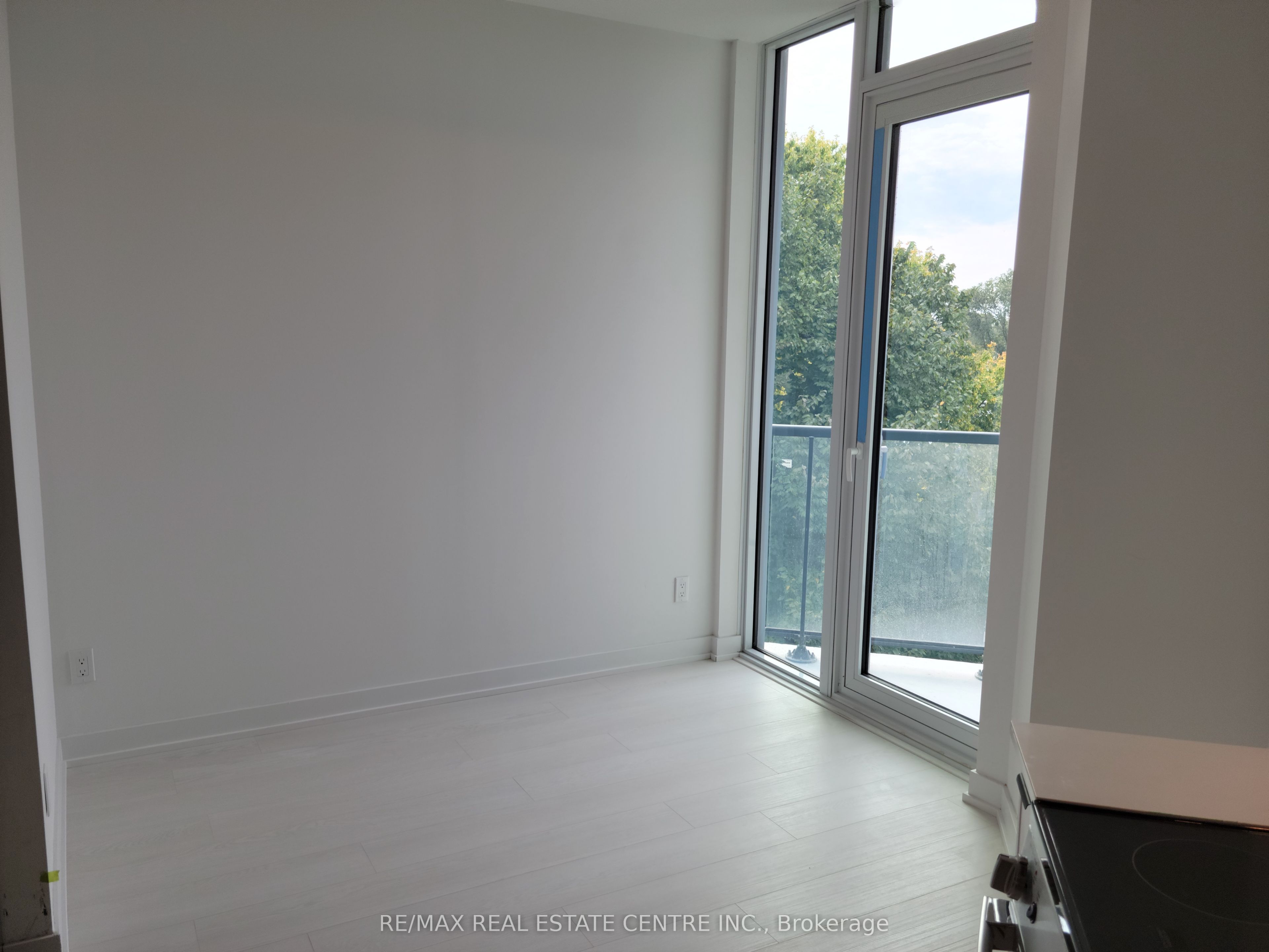 57 Brock Avenue 514 Property Photo 11