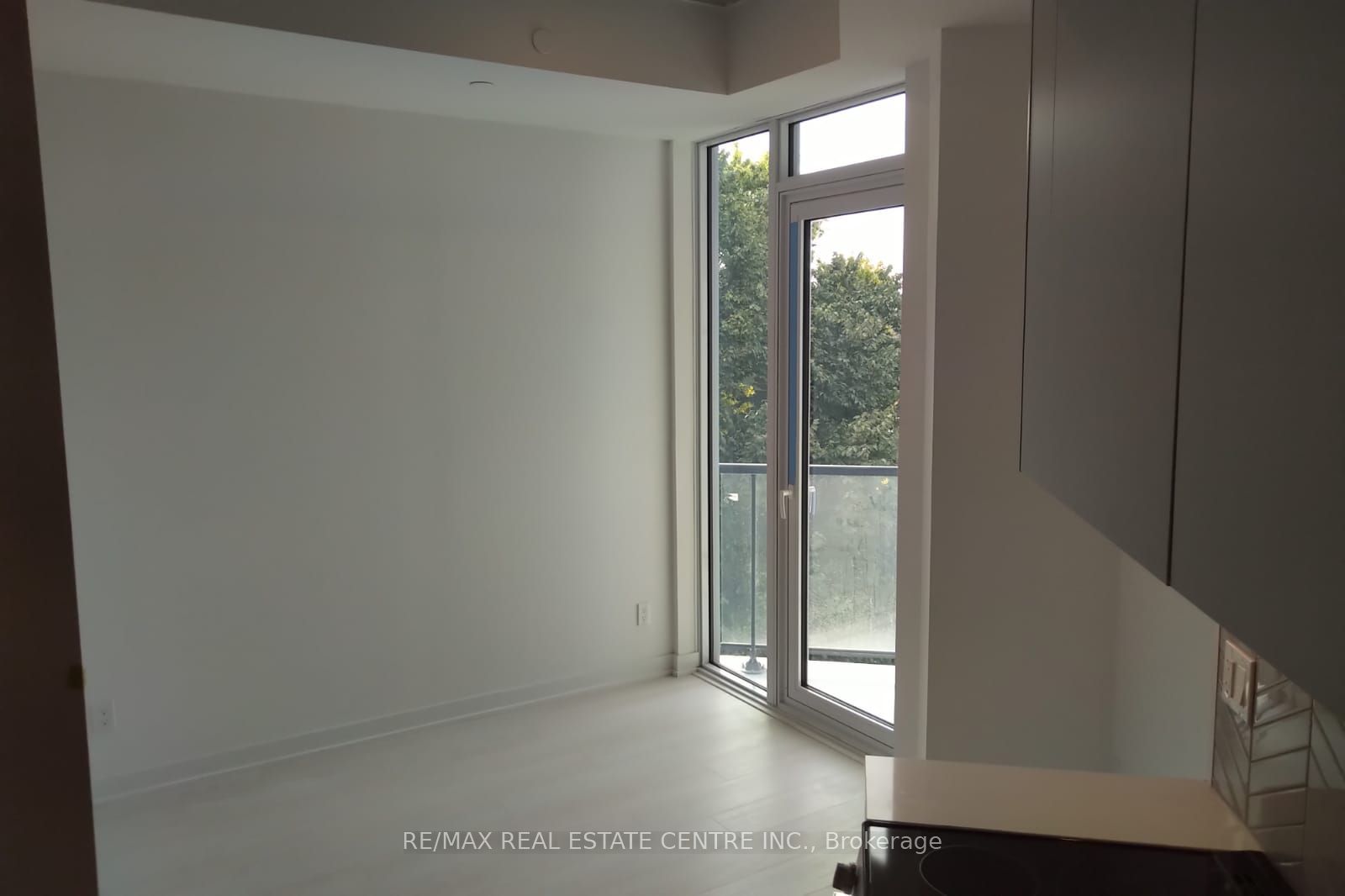 57 Brock Avenue 514 Property Photo 16
