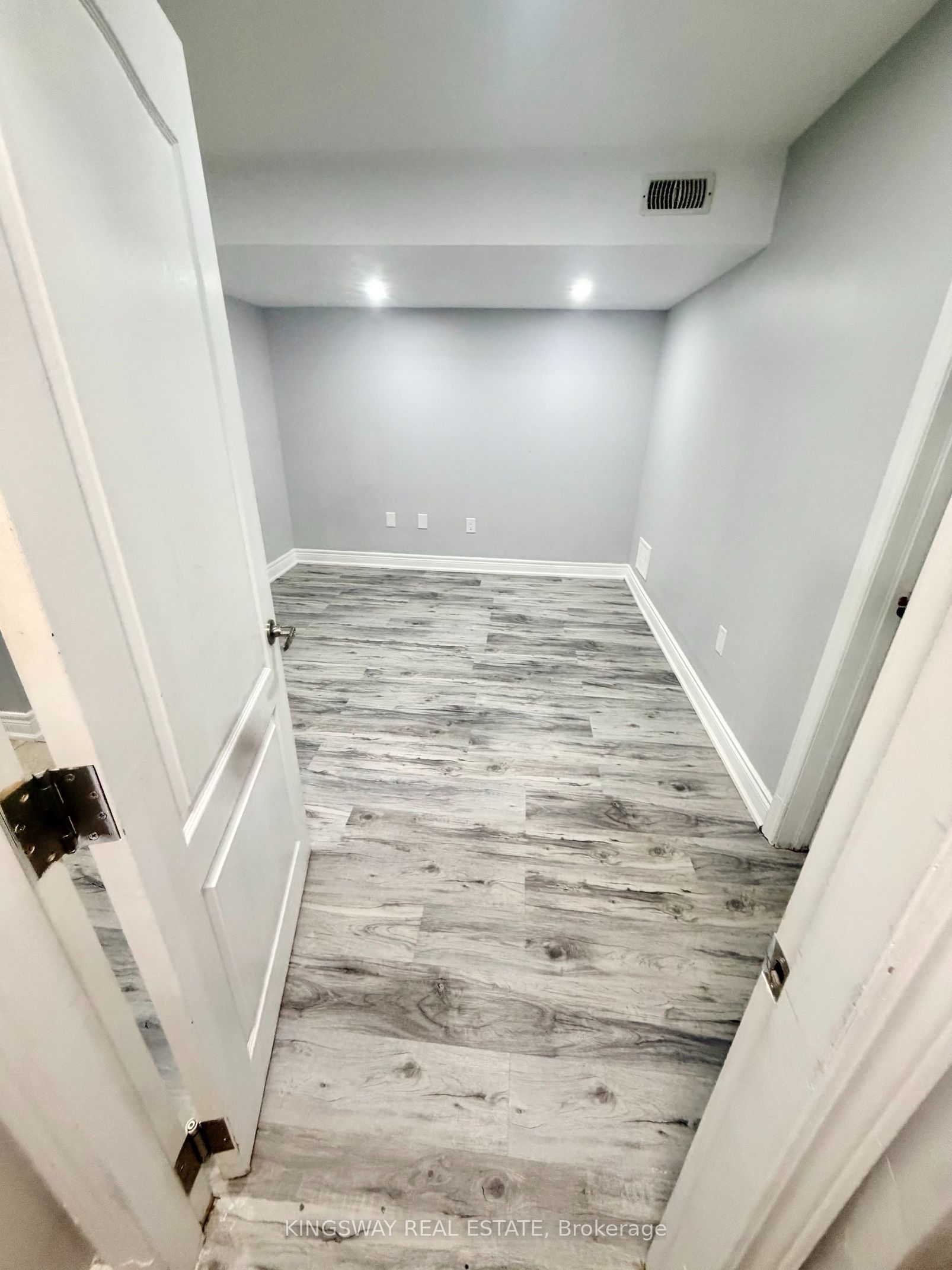 67 Baffin Crescent Property Photo 3