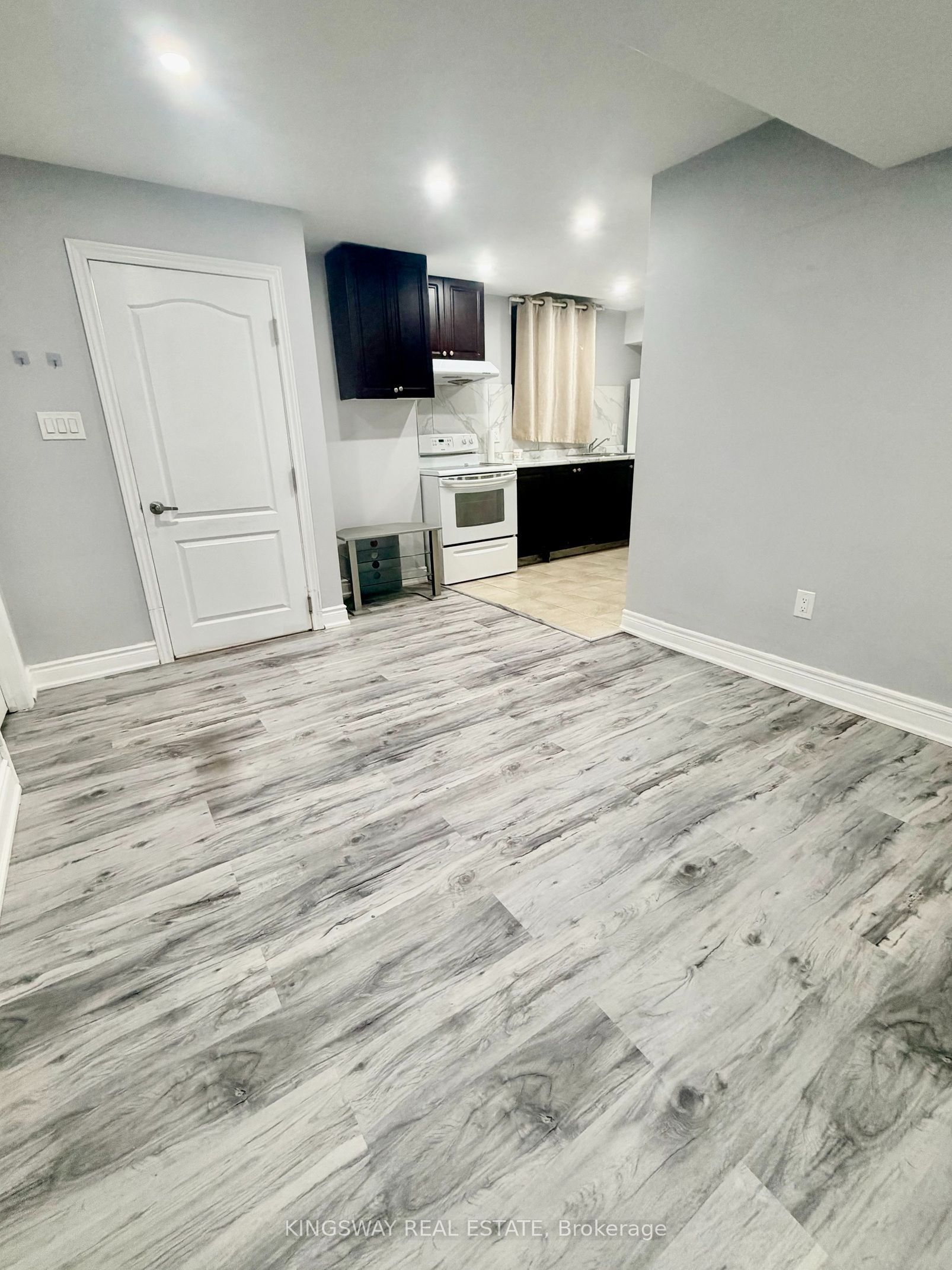 67 Baffin Crescent Property Photo 4